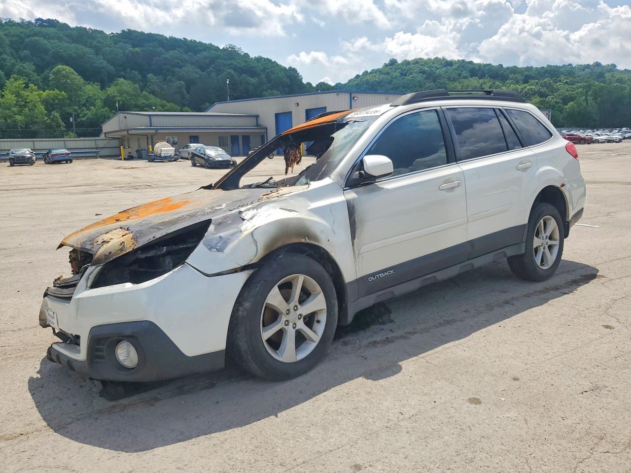 2013 Subaru Outback 2.5i Premium Белый vin: 4S4BRCCCXD3207338