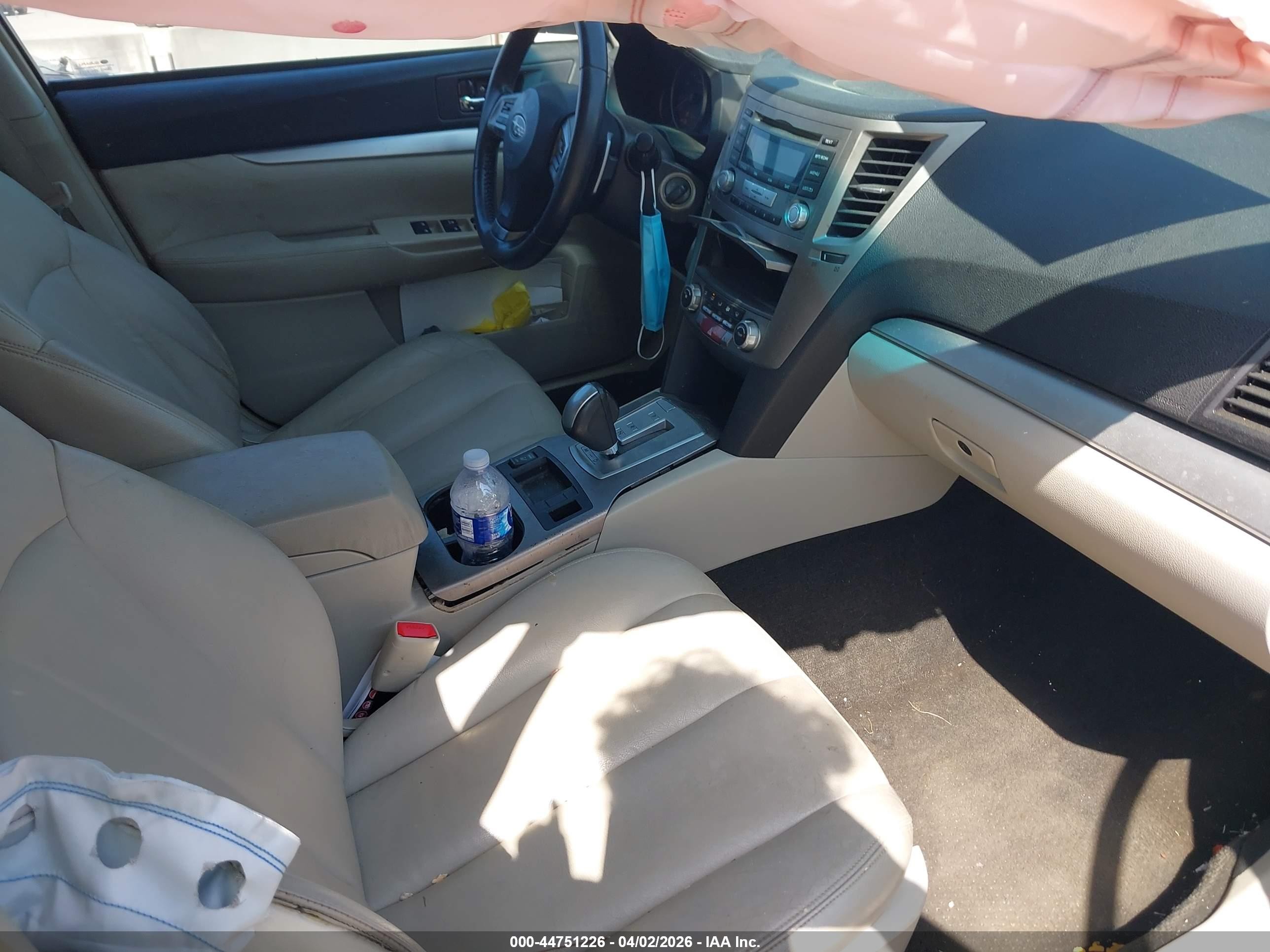 2013 Subaru Outback 2.5i Premium White vin: 4S4BRCCCXD3283299