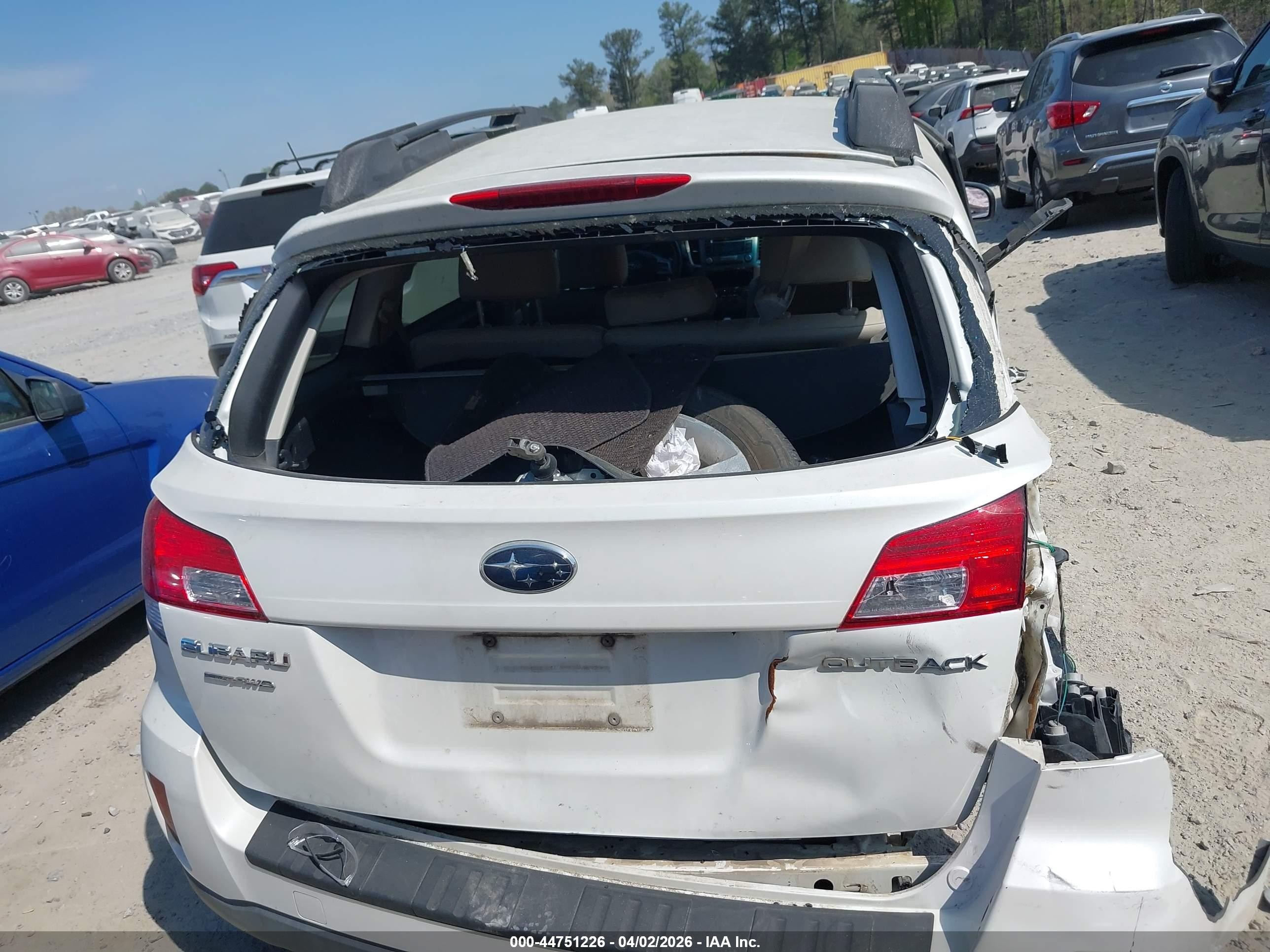2013 Subaru Outback 2.5i Premium White vin: 4S4BRCCCXD3283299