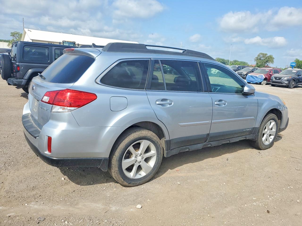 2014 Subaru Outback 2.5i Premium Silver vin: 4S4BRCDC1E3248327
