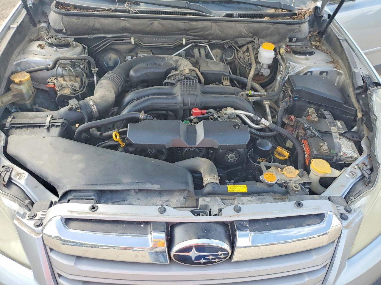 2014 Subaru Outback 2.5i Premium Silver vin: 4S4BRCDC1E3248327
