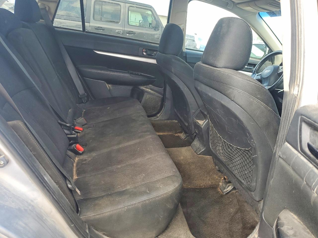 2014 Subaru Outback 2.5i Premium Silver vin: 4S4BRCDC1E3248327