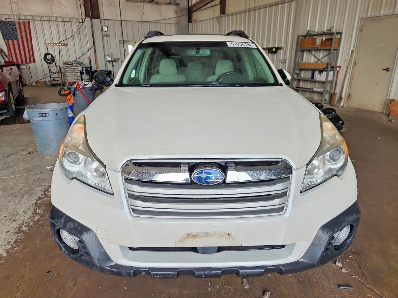 2014 Subaru Outback 2.5i Premium White vin: 4S4BRCDC1E3295003