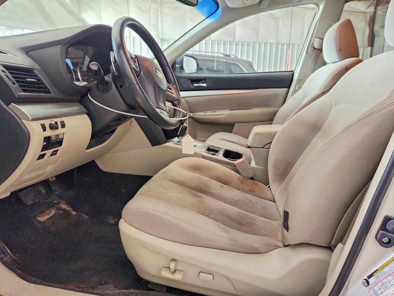 2014 Subaru Outback 2.5i Premium White vin: 4S4BRCDC1E3295003