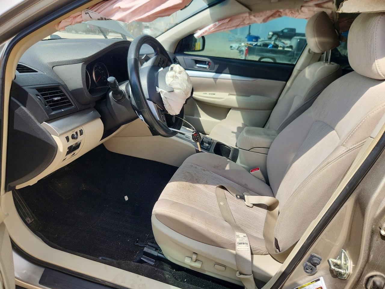 2014 Subaru Outback 2.5i Premium Silver vin: 4S4BRCDC4E3251805