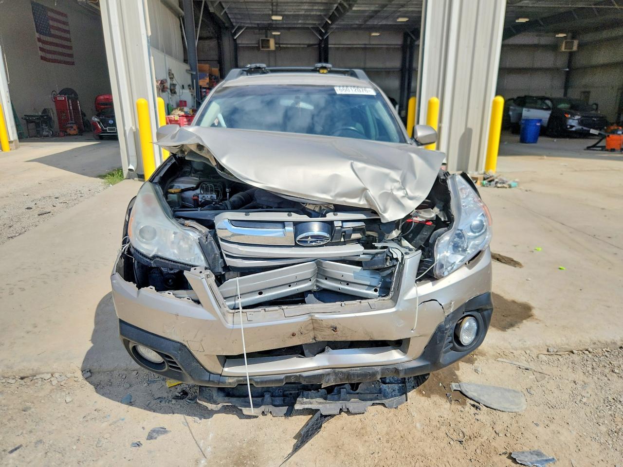 2014 Subaru Outback 2.5i Premium Silver vin: 4S4BRCDC4E3251805