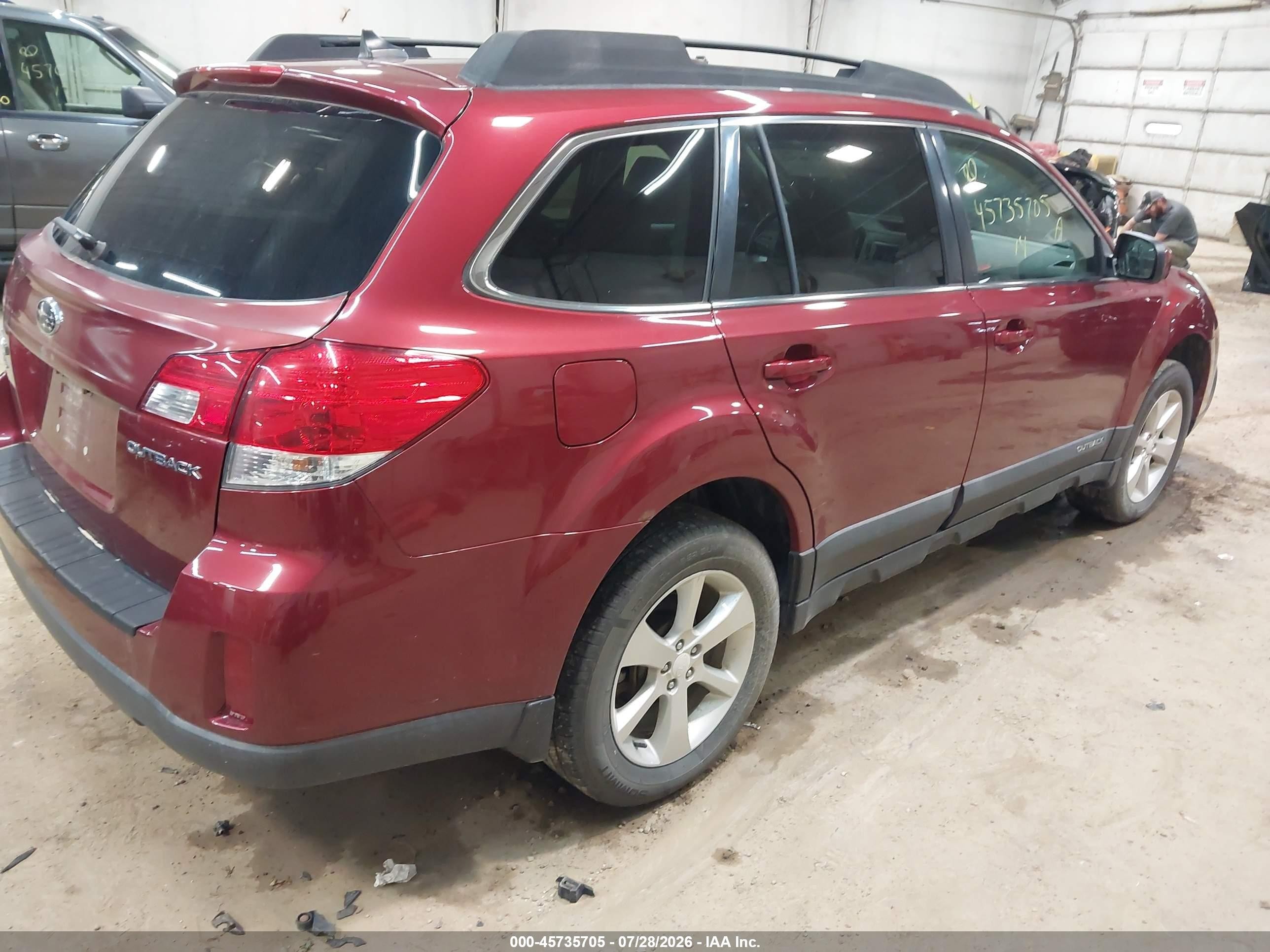 2014 Subaru Outback 2.5i Premium Burgundy vin: 4S4BRCDC7E3205661