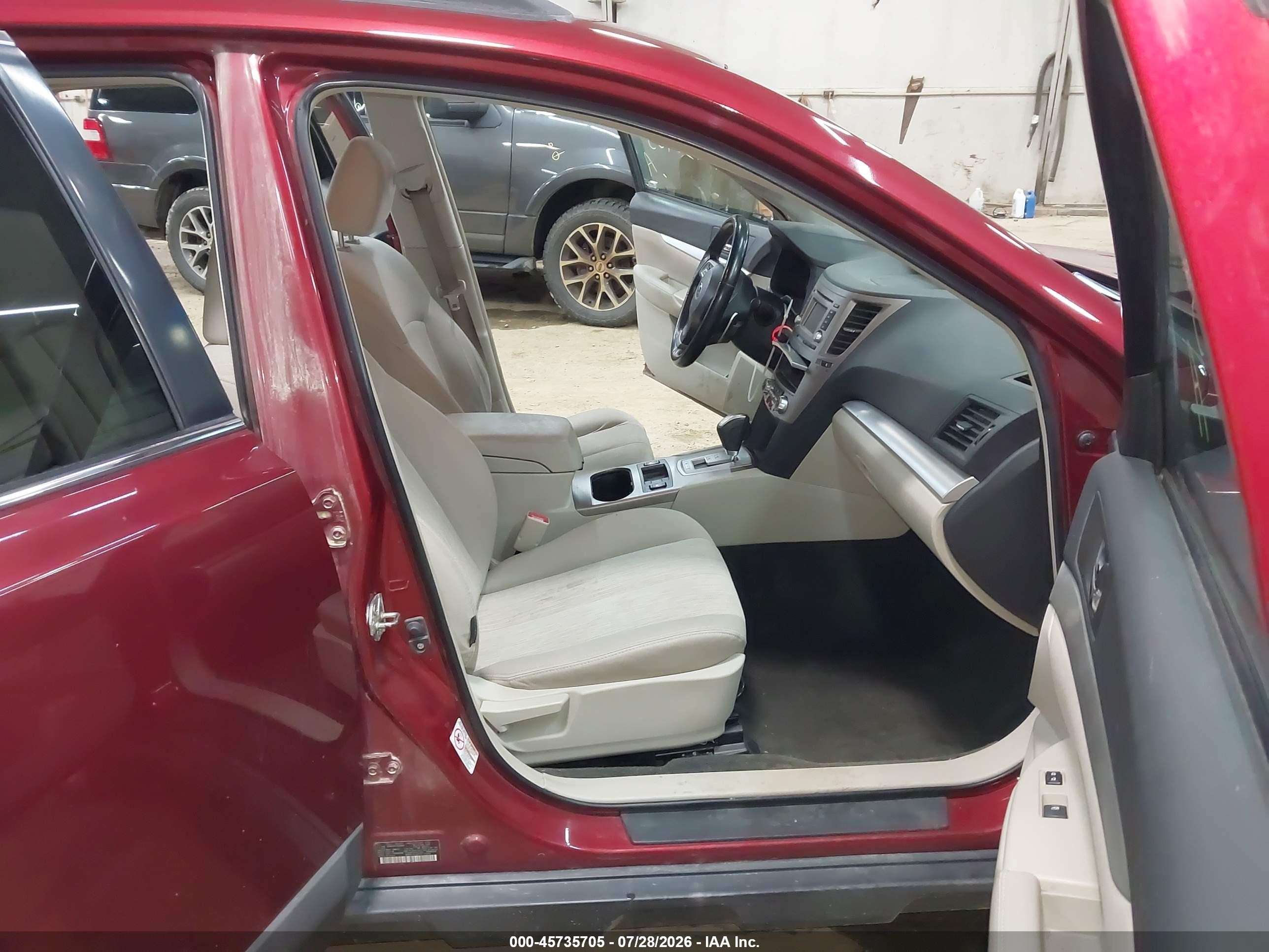 2014 Subaru Outback 2.5i Premium Burgundy vin: 4S4BRCDC7E3205661