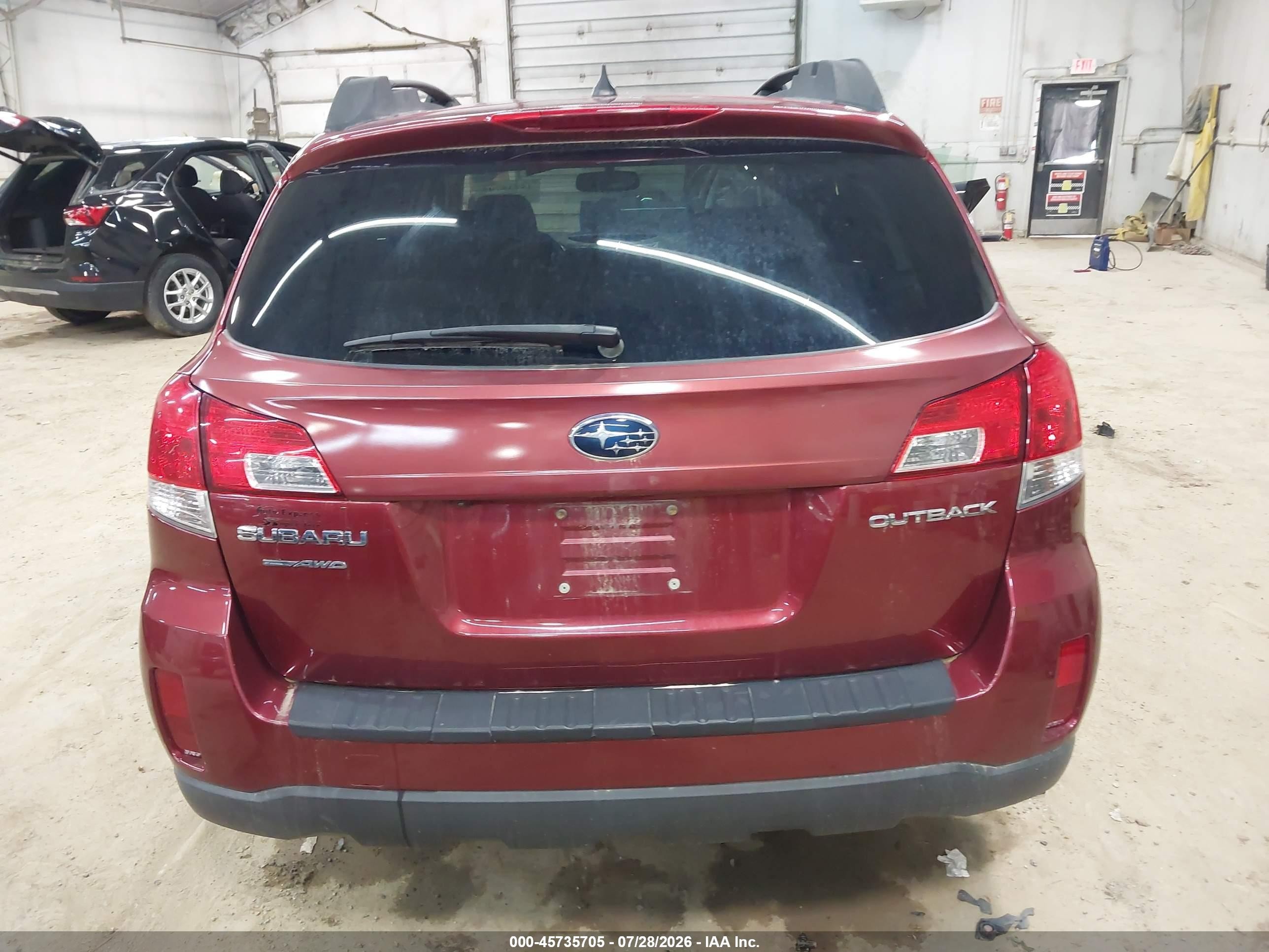 2014 Subaru Outback 2.5i Premium Burgundy vin: 4S4BRCDC7E3205661