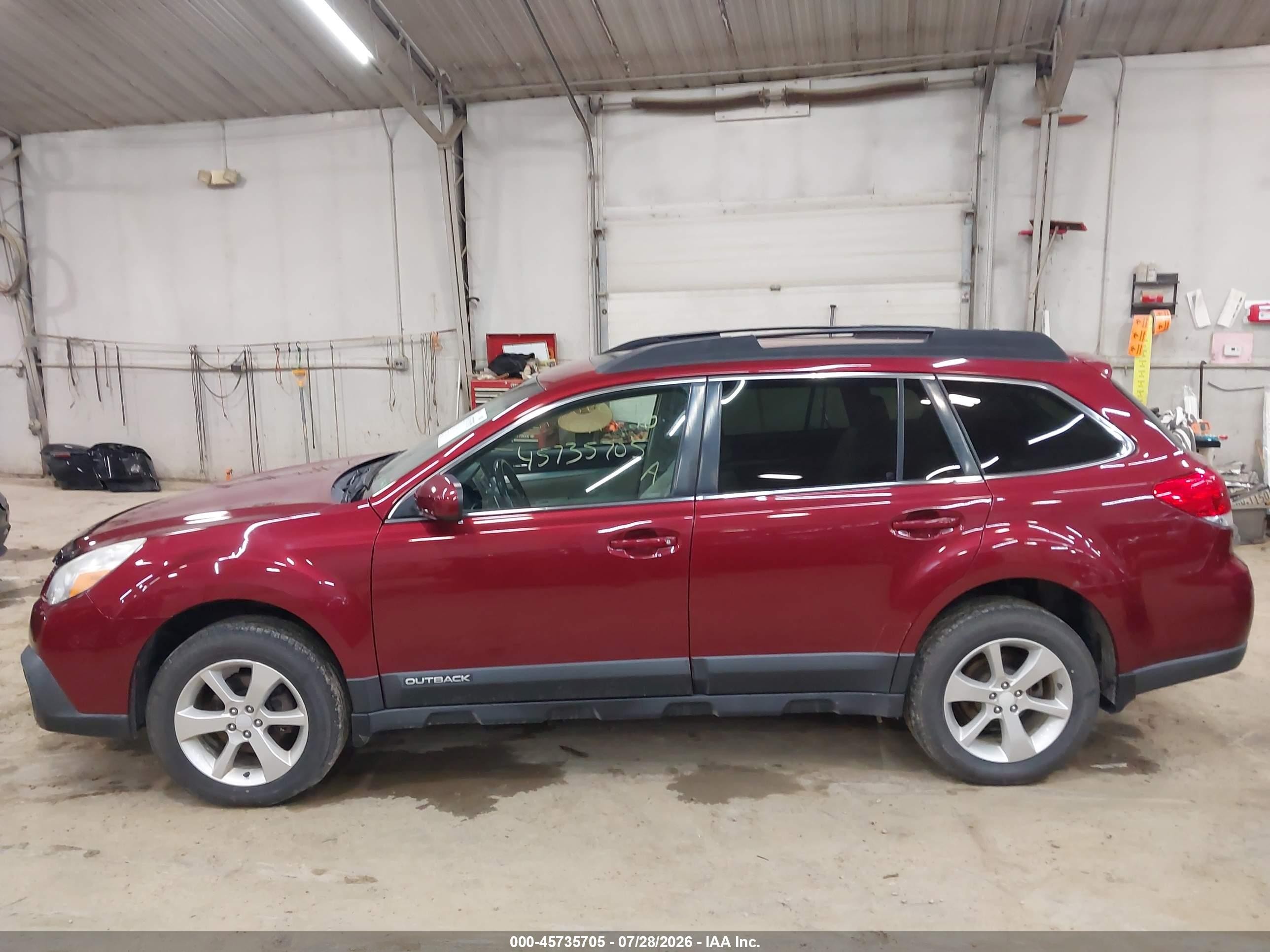 2014 Subaru Outback 2.5i Premium Burgundy vin: 4S4BRCDC7E3205661