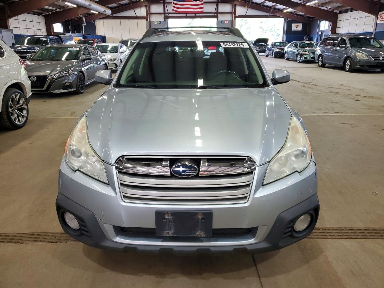 2014 Subaru Outback 2.5i Premium Серебряный vin: 4S4BRCDC9E3206469