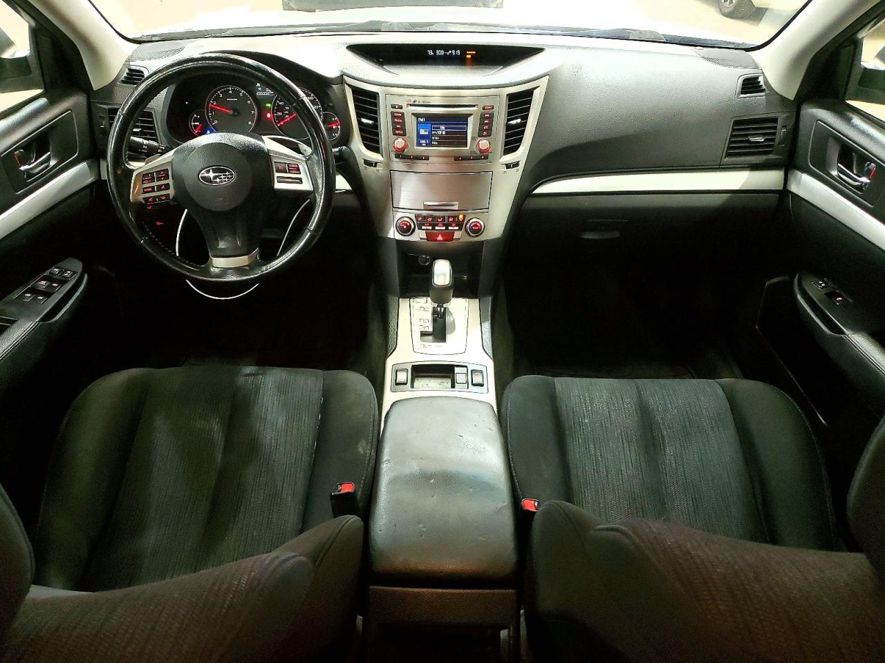 2014 Subaru Outback 2.5i Premium Серебряный vin: 4S4BRCDC9E3206469