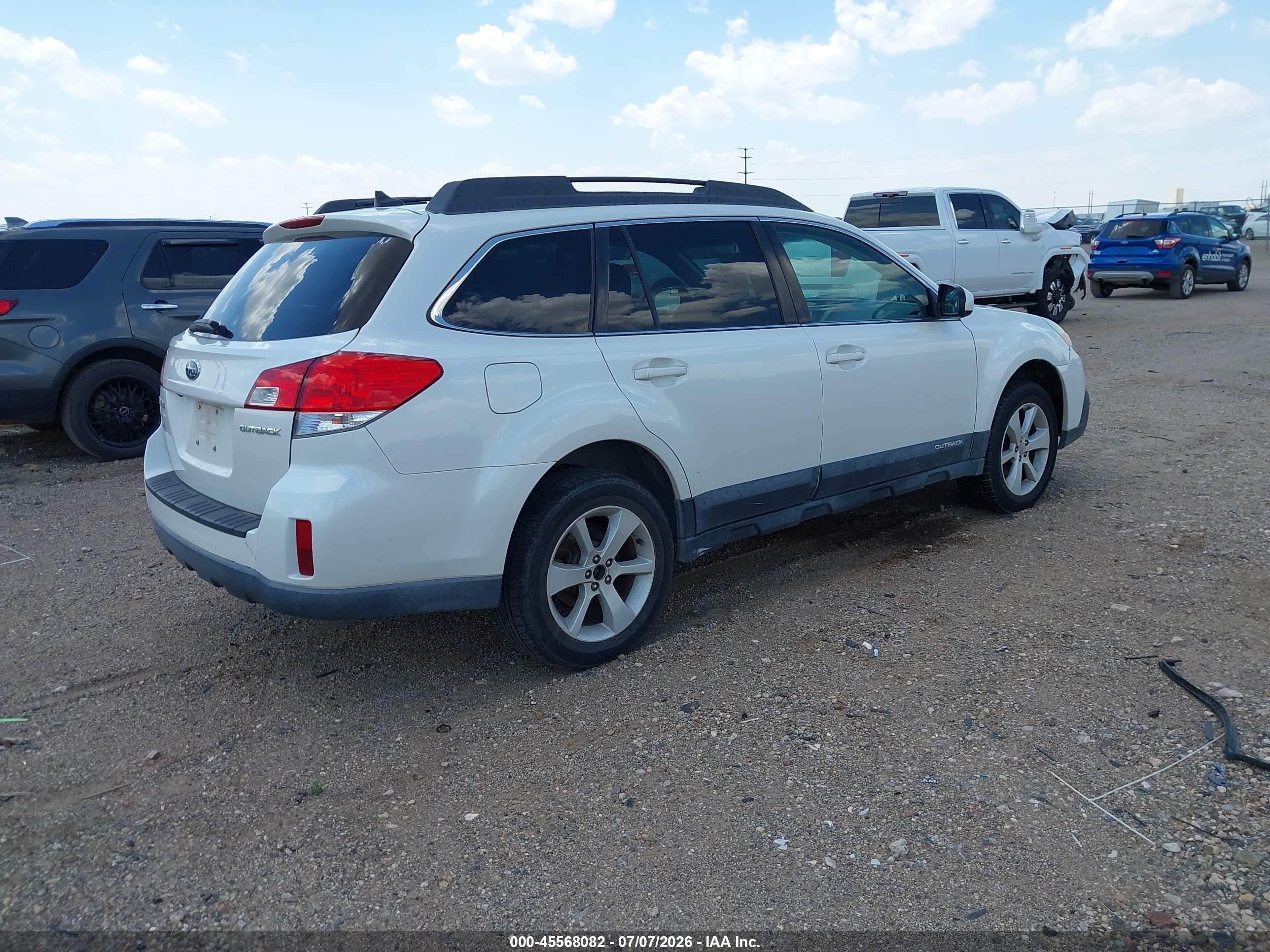 2014 Subaru Outback 2.5i Premium White vin: 4S4BRCDC9E3298716