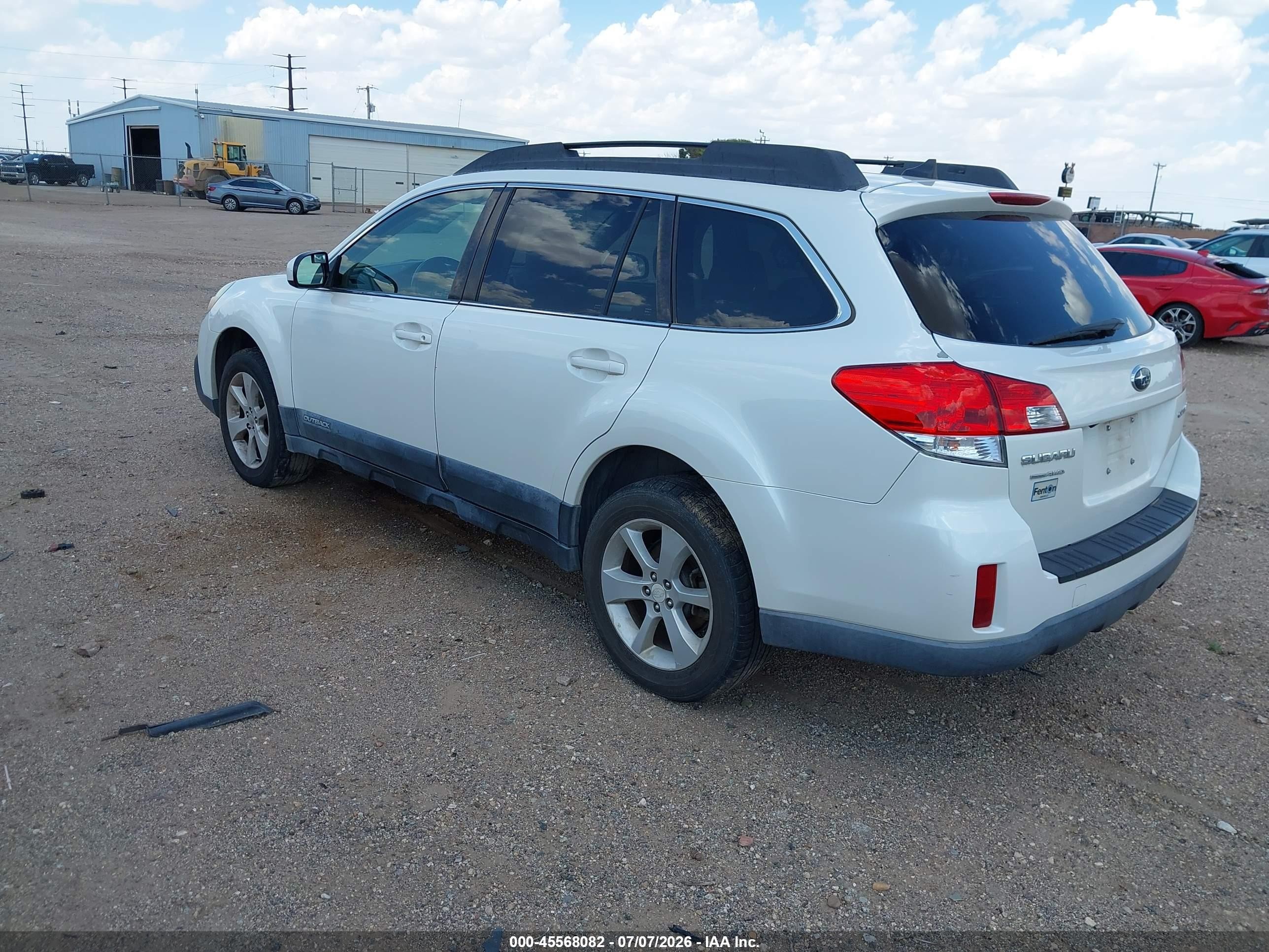 2014 Subaru Outback 2.5i Premium White vin: 4S4BRCDC9E3298716