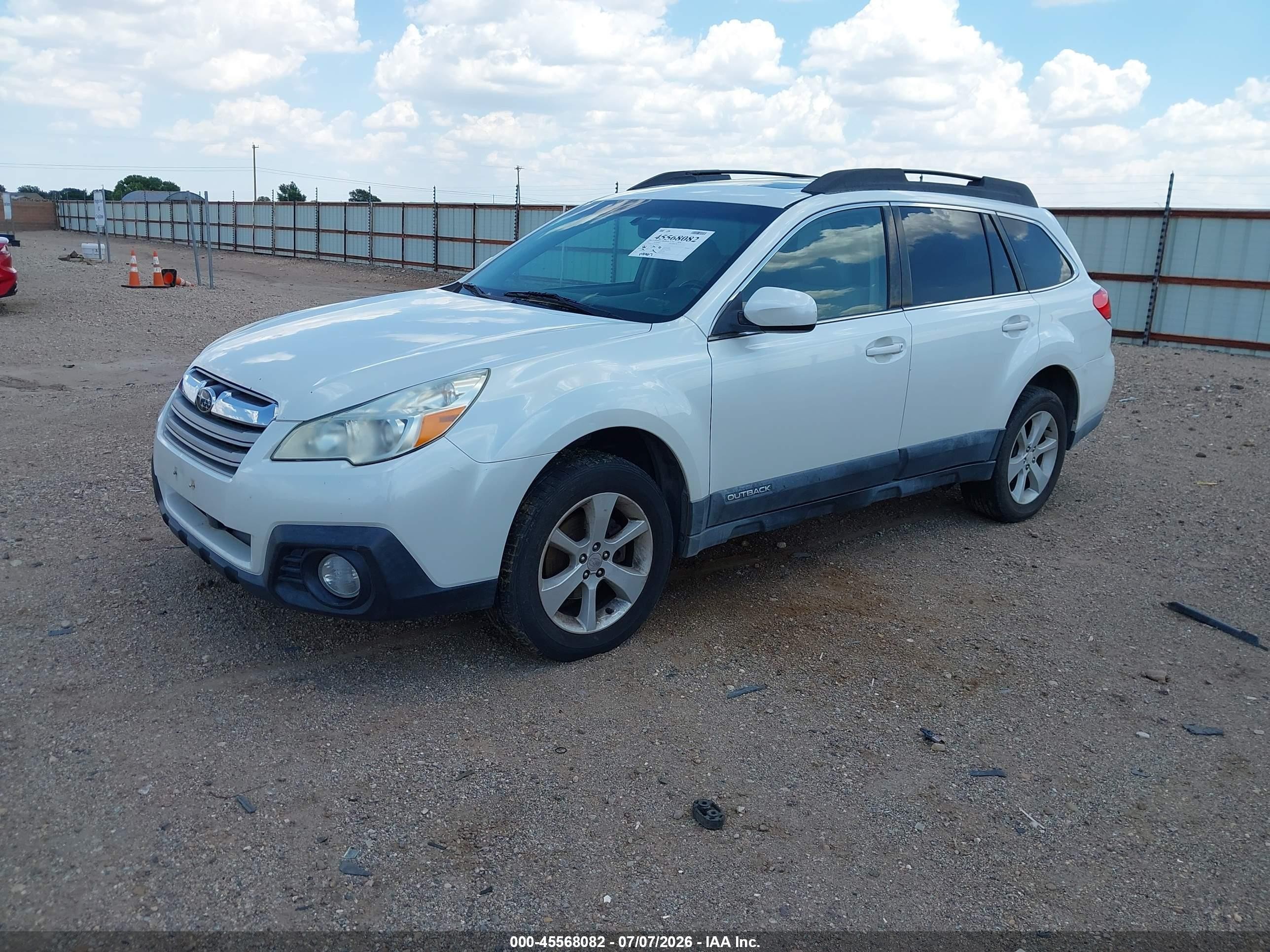 2014 Subaru Outback 2.5i Premium White vin: 4S4BRCDC9E3298716