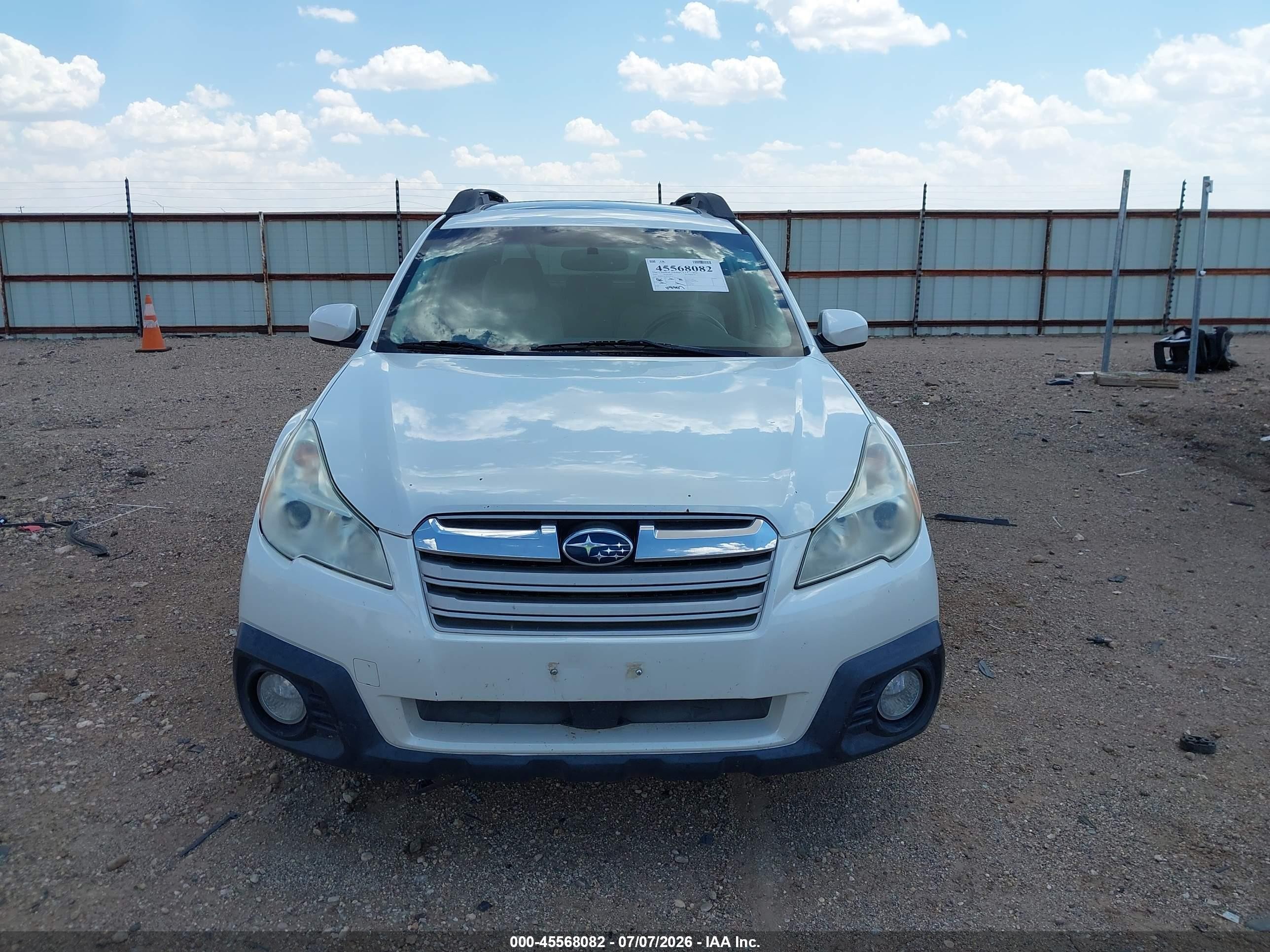 2014 Subaru Outback 2.5i Premium White vin: 4S4BRCDC9E3298716