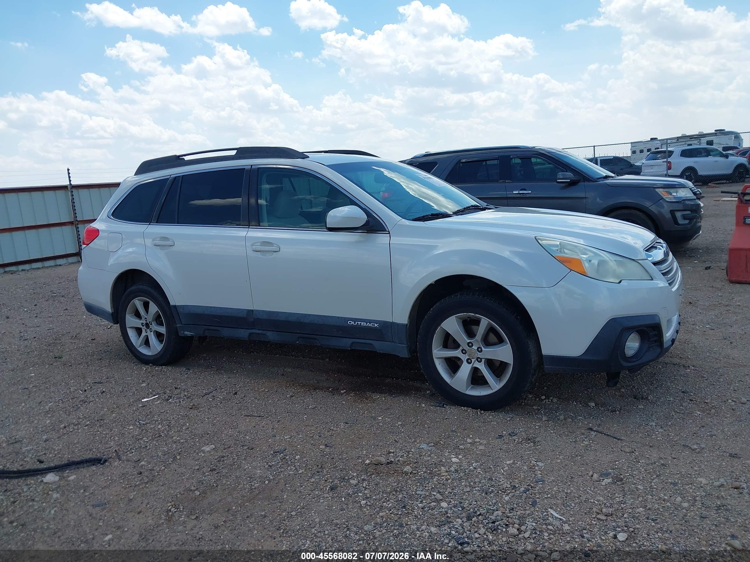 2014 Subaru Outback 2.5i Premium White vin: 4S4BRCDC9E3298716