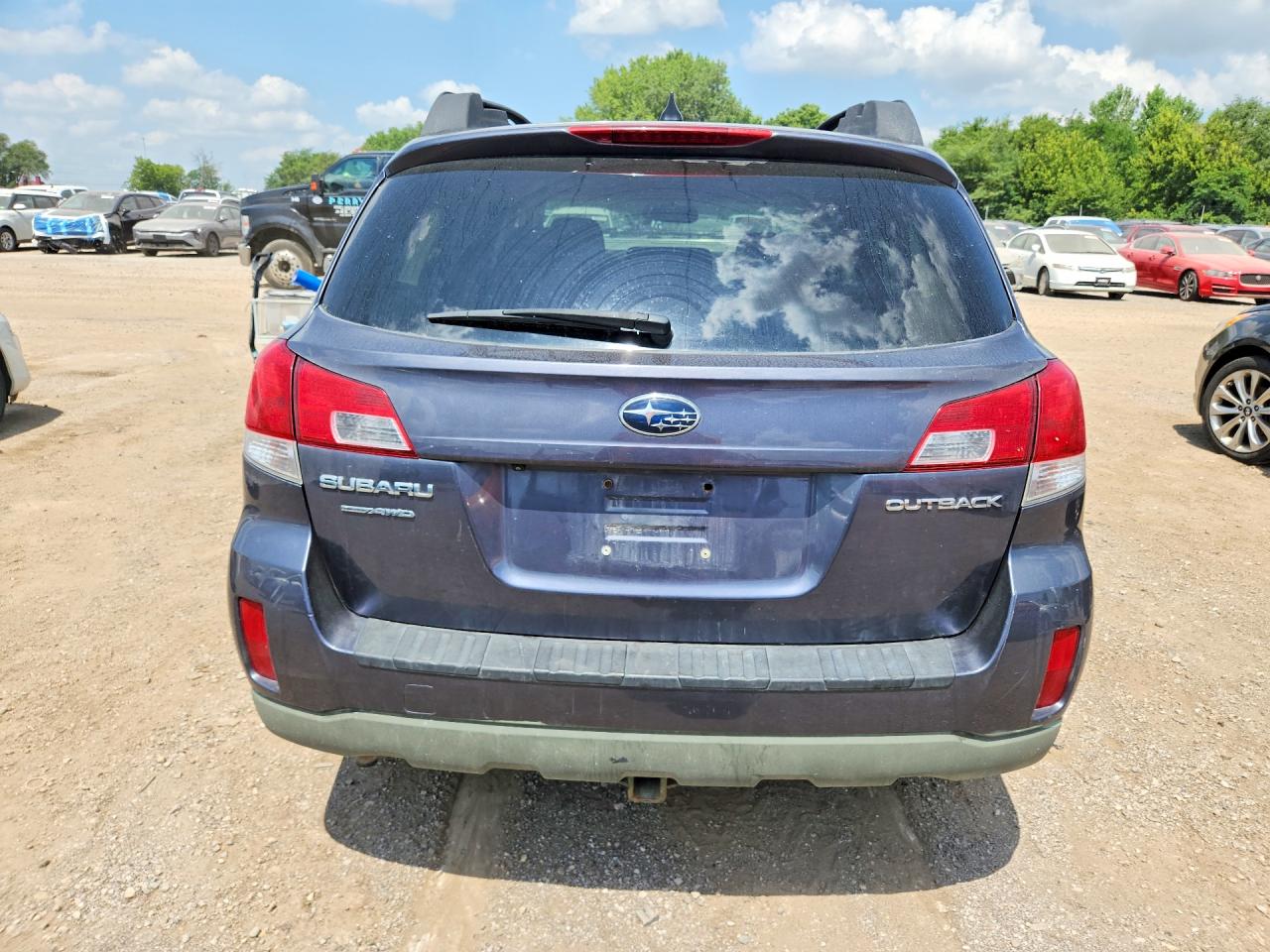 2014 Subaru Outback 2.5i Premium Gray vin: 4S4BRCDC9E3304935