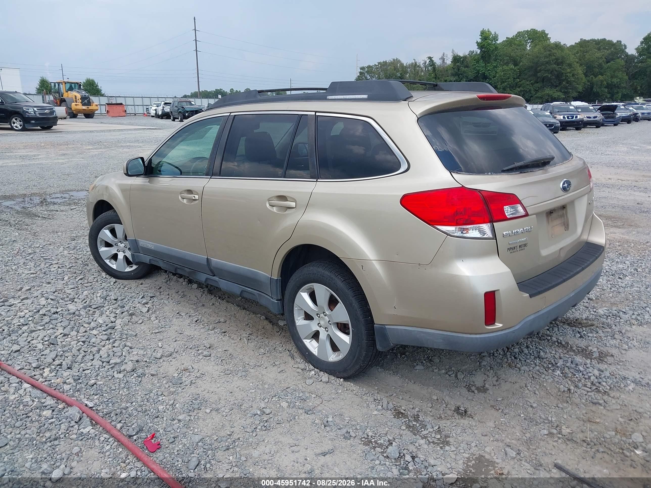 2010 Subaru Outback 2.5i Premium Gold vin: 4S4BRCEC0A3318070