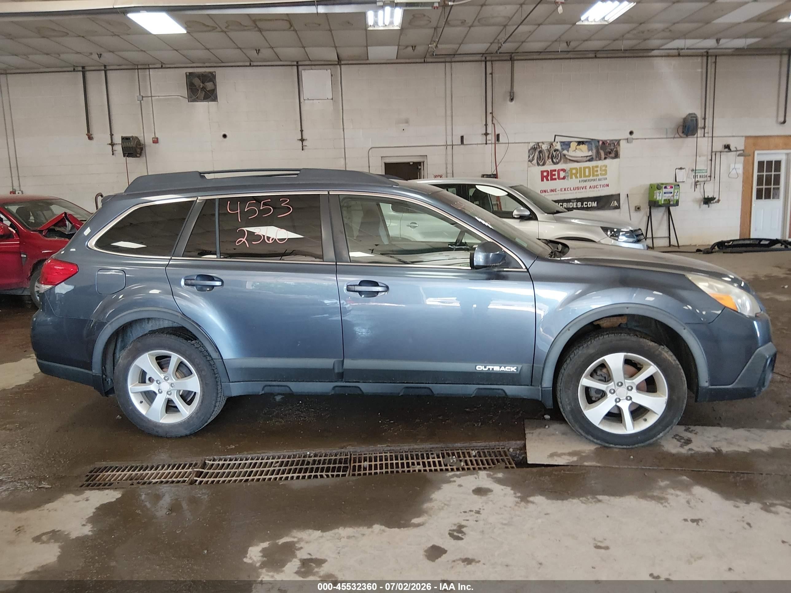 2014 Subaru Outback 2.5i Premium Blue vin: 4S4BRCEC0E3294875