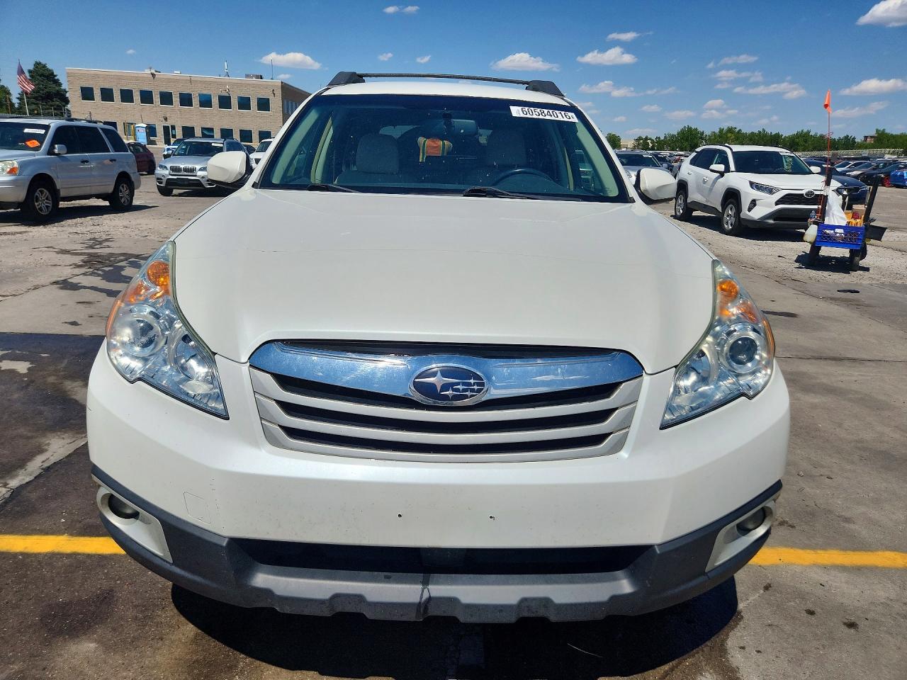 2012 Subaru Outback 2.5i Premium White vin: 4S4BRCFC9C3275978