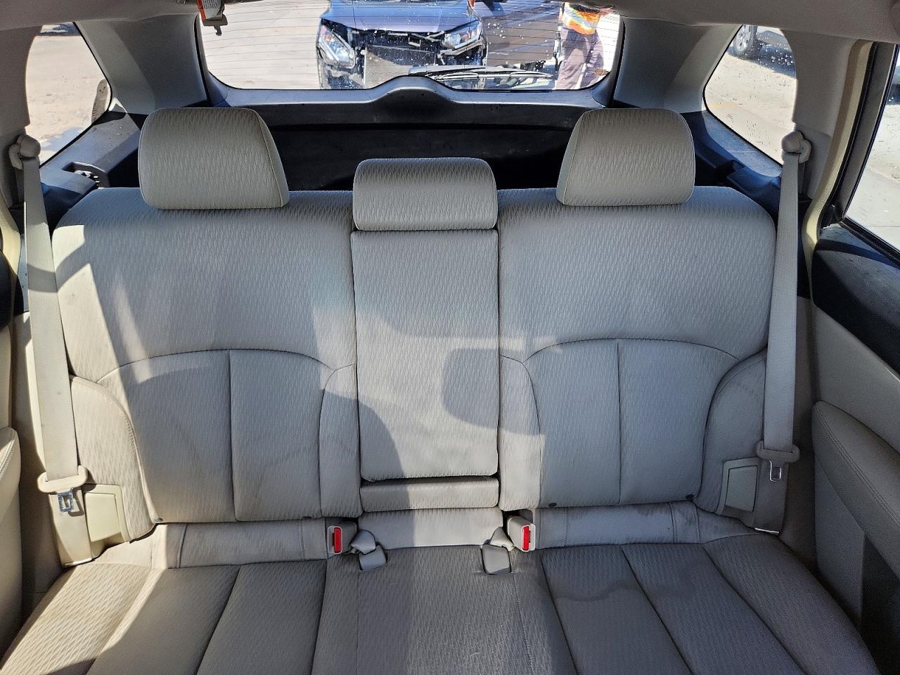 2012 Subaru Outback 2.5i Premium White vin: 4S4BRCFC9C3275978