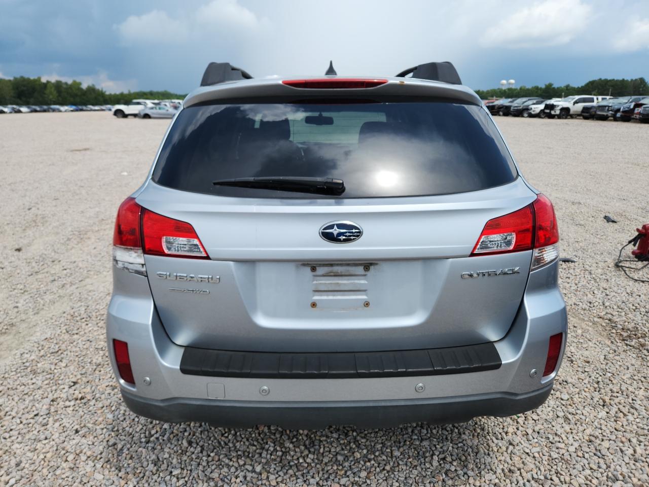 2012 Subaru Outback 2.5i Premium Silver vin: 4S4BRCFCXC1245478