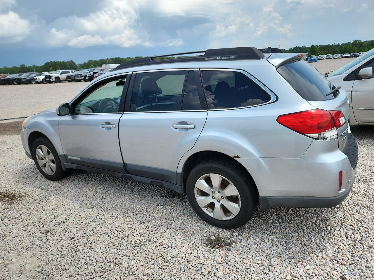 2012 Subaru Outback 2.5i Premium Silver vin: 4S4BRCFCXC1245478