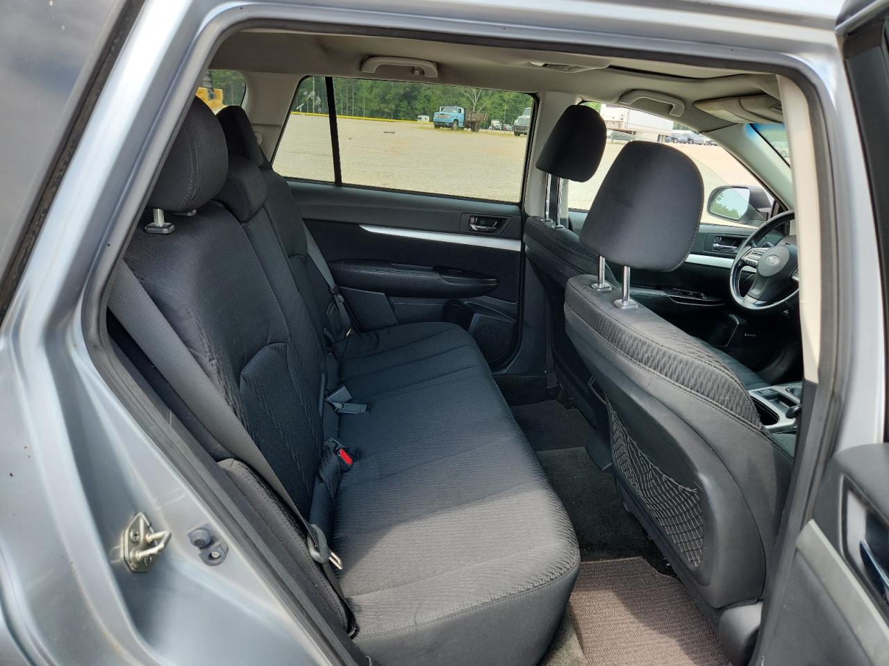 2012 Subaru Outback 2.5i Premium Silver vin: 4S4BRCFCXC1245478