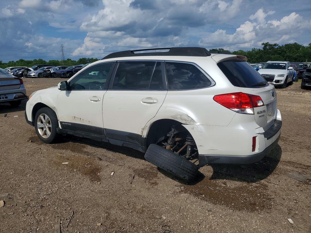 2013 Subaru Outback 2.5i Premium White vin: 4S4BRCGC0D3222909