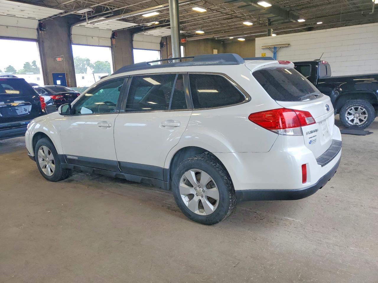 2010 Subaru Outback 2.5i Premium White vin: 4S4BRCGC1A3343332