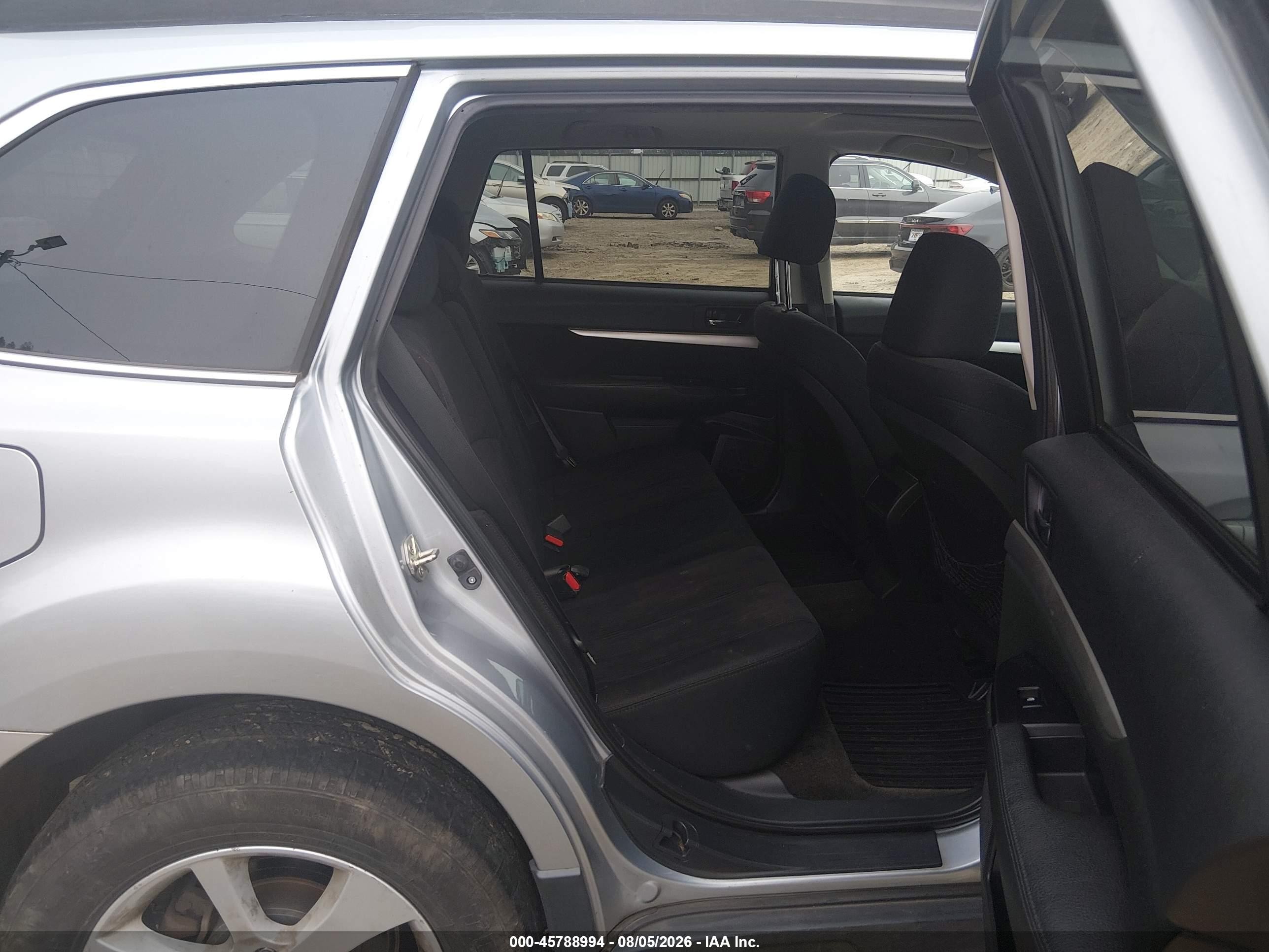 2013 Subaru Outback 2.5i Premium Серебряный vin: 4S4BRCGC1D3252551