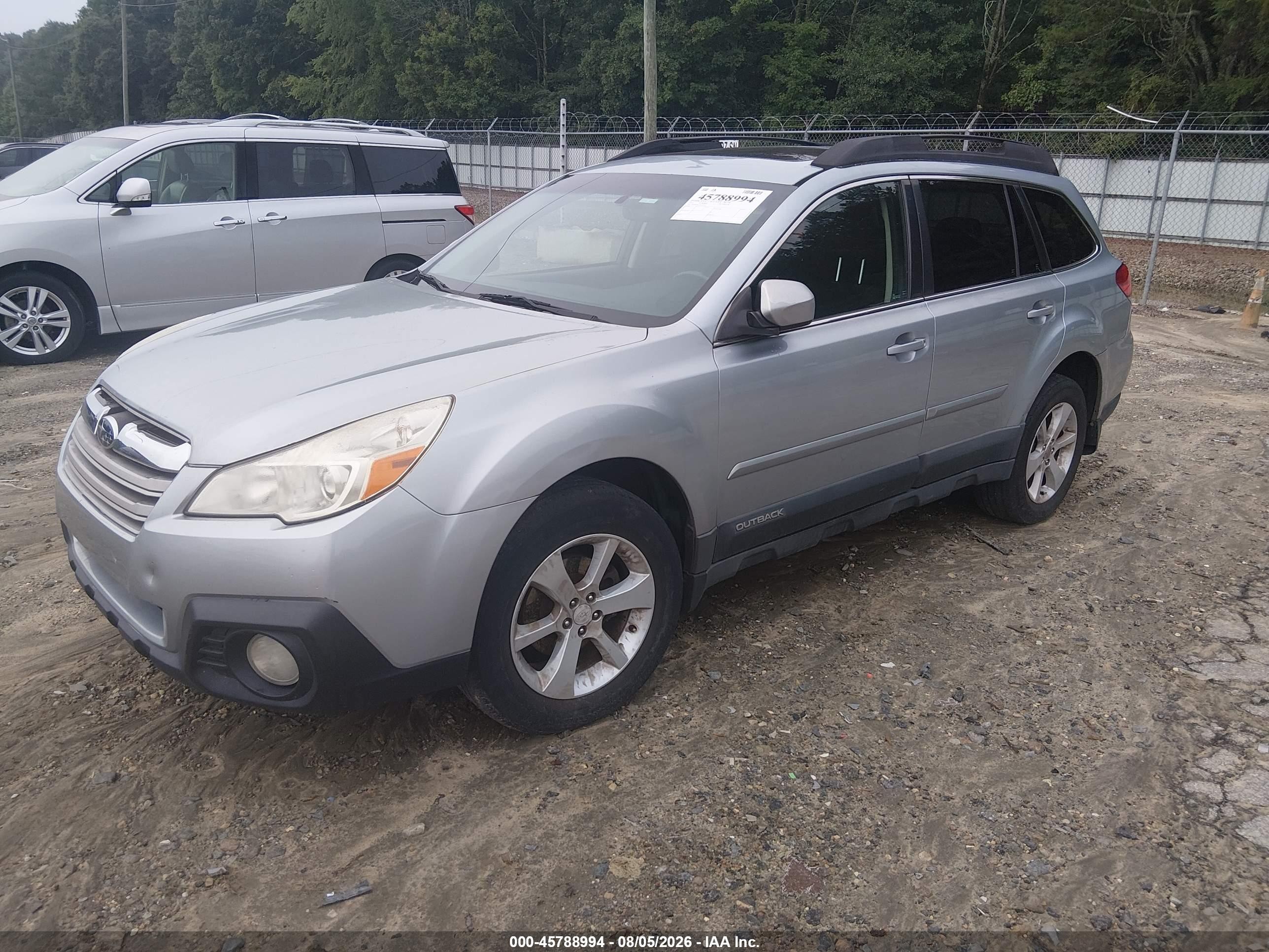 2013 Subaru Outback 2.5i Premium Серебряный vin: 4S4BRCGC1D3252551