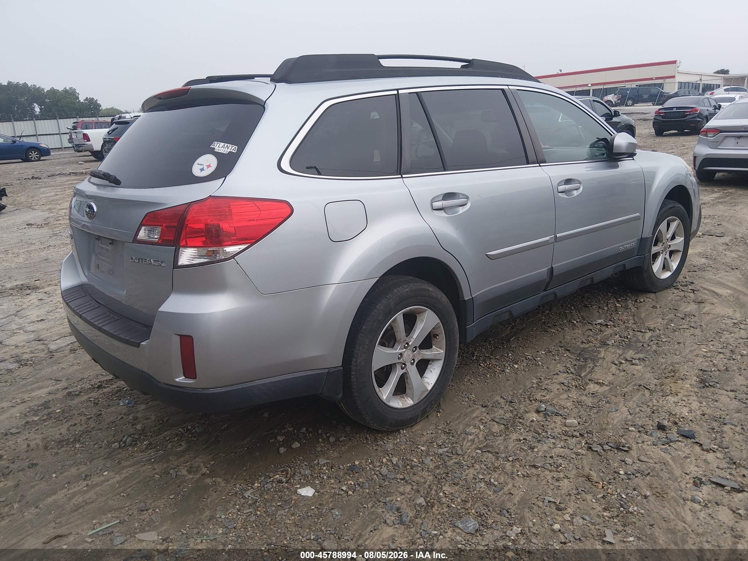 2013 Subaru Outback 2.5i Premium Серебряный vin: 4S4BRCGC1D3252551