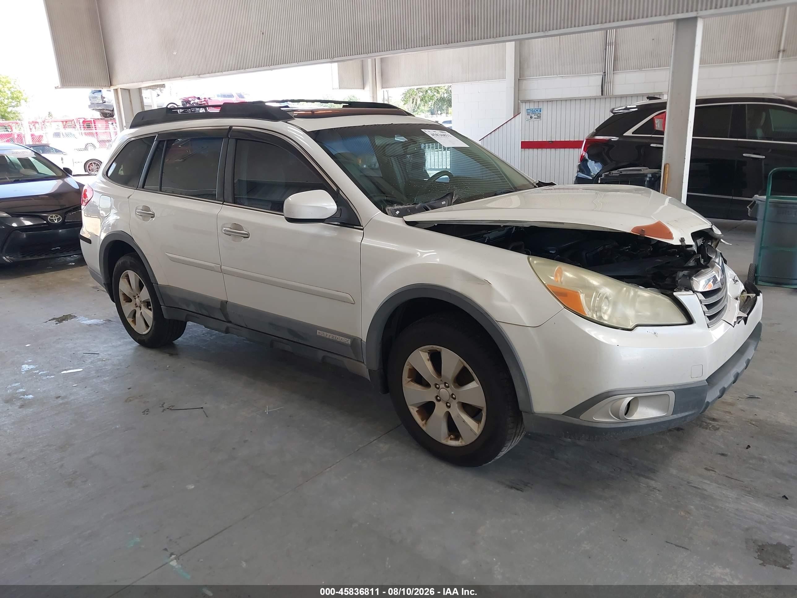 2011 Subaru Outback 2.5i Premium White vin: 4S4BRCGC2B3330526