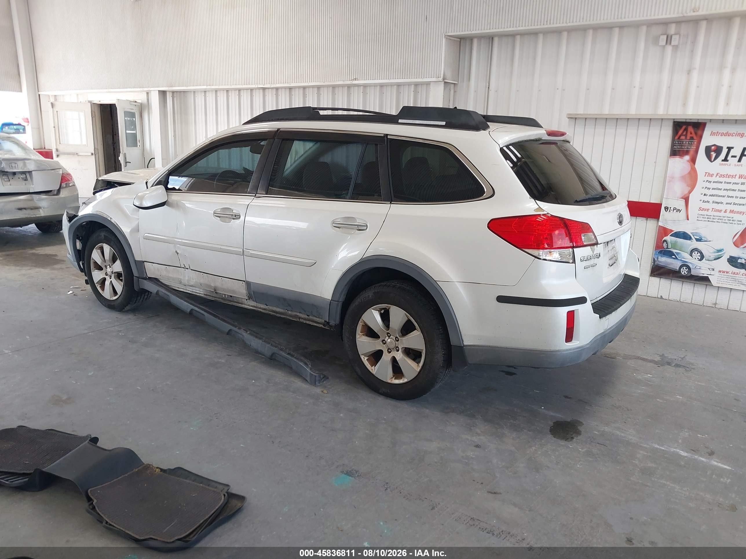 2011 Subaru Outback 2.5i Premium White vin: 4S4BRCGC2B3330526
