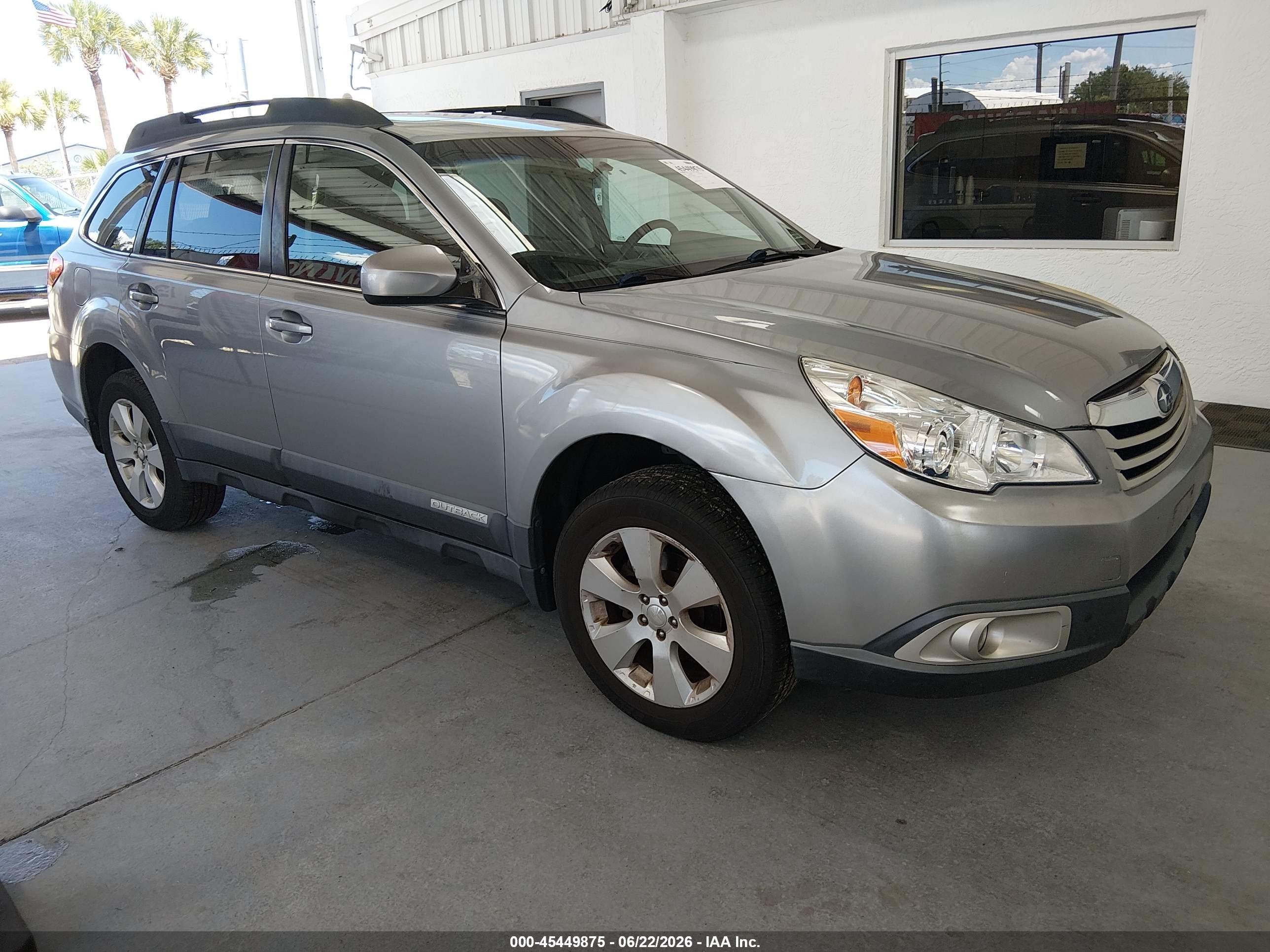 2010 Subaru Outback 2.5i Premium Silver vin: 4S4BRCGC3A3340691