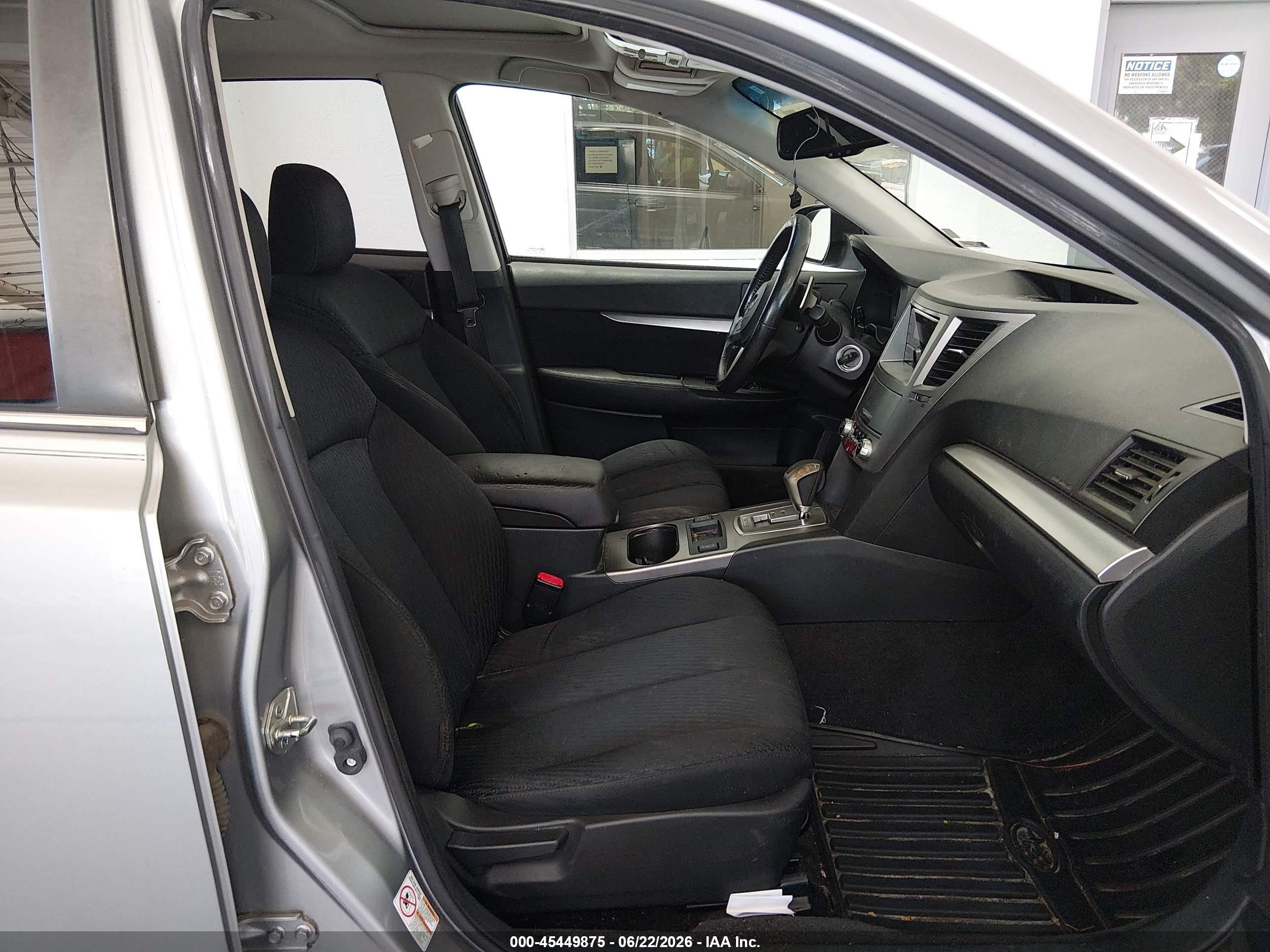 2010 Subaru Outback 2.5i Premium Серебряный vin: 4S4BRCGC3A3340691