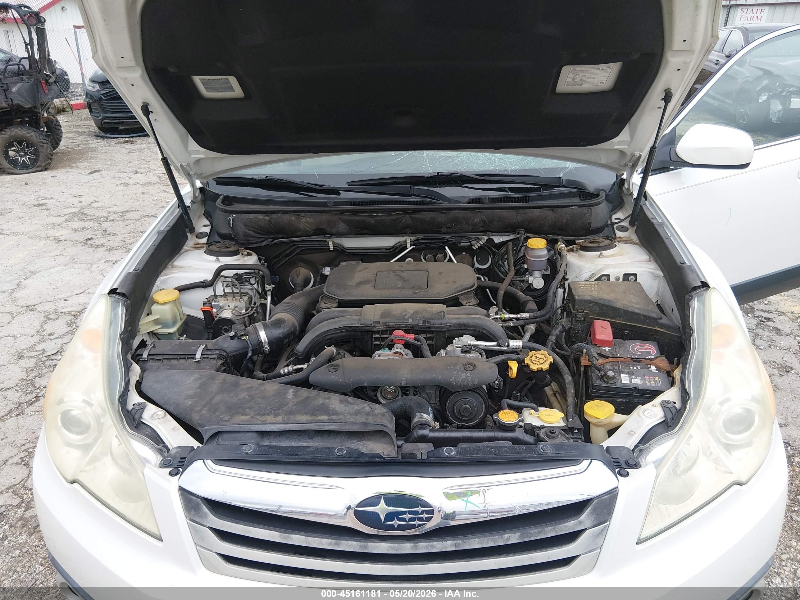 2011 Subaru Outback 2.5i Premium White vin: 4S4BRCGC3B3340675
