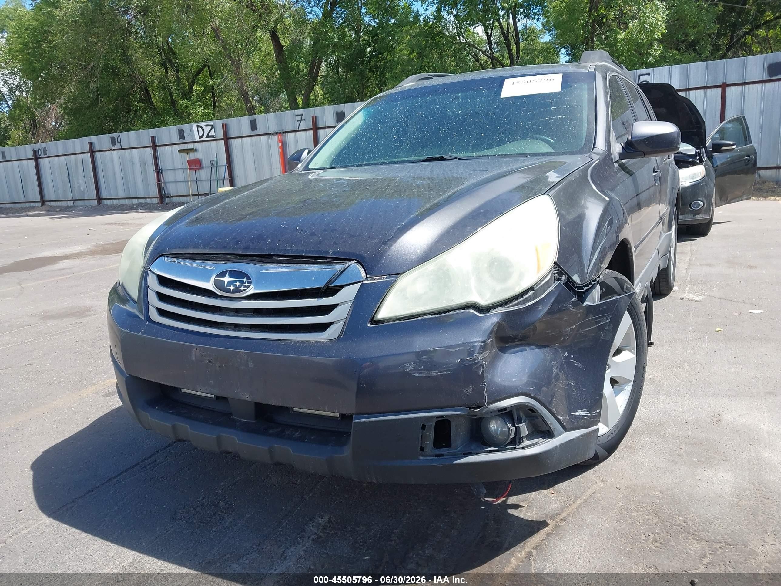 2011 Subaru Outback 2.5i Premium Gray vin: 4S4BRCGC3B3380769