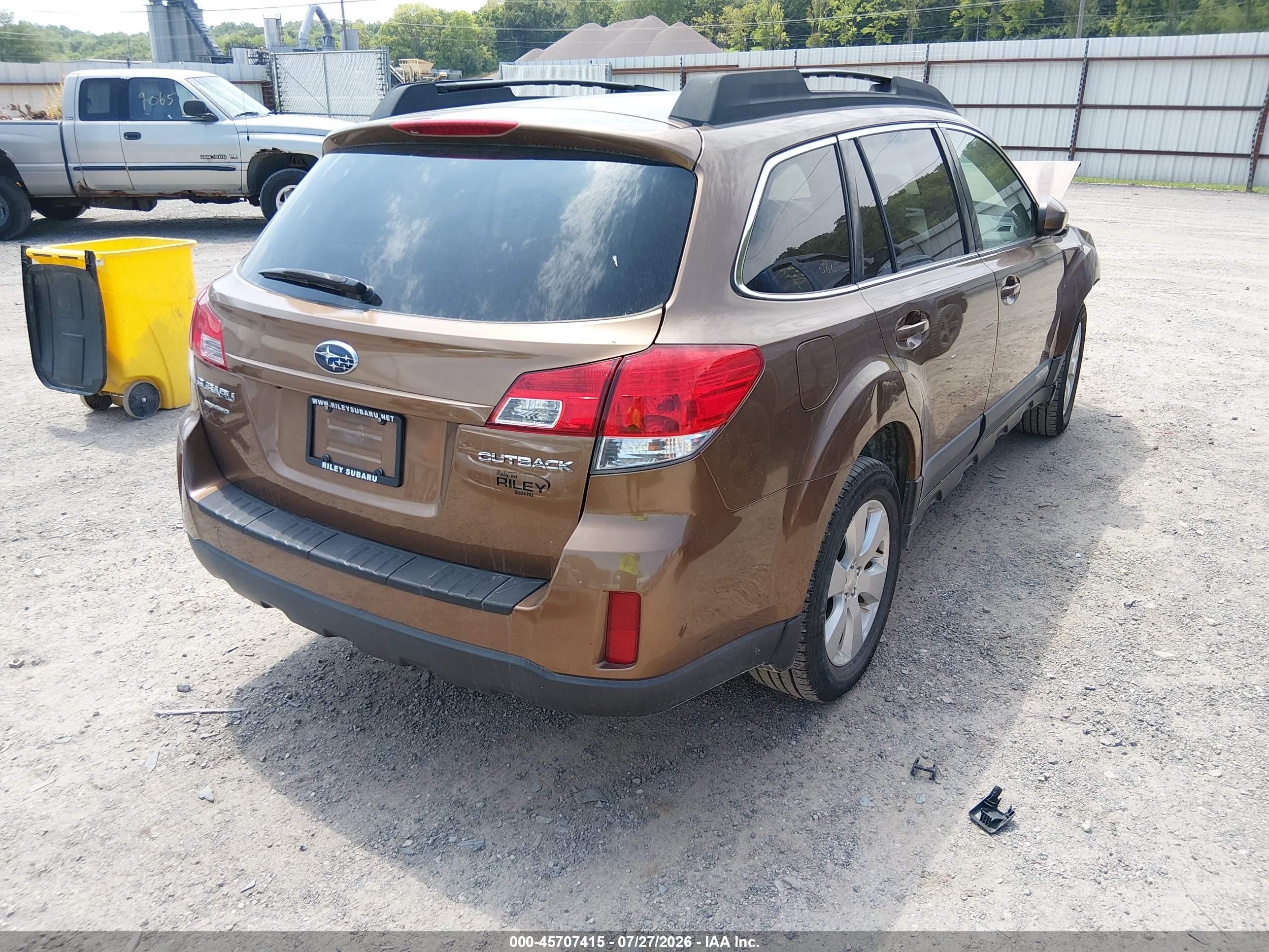 2011 Subaru Outback 2.5i Premium Brown vin: 4S4BRCGC3B3432949