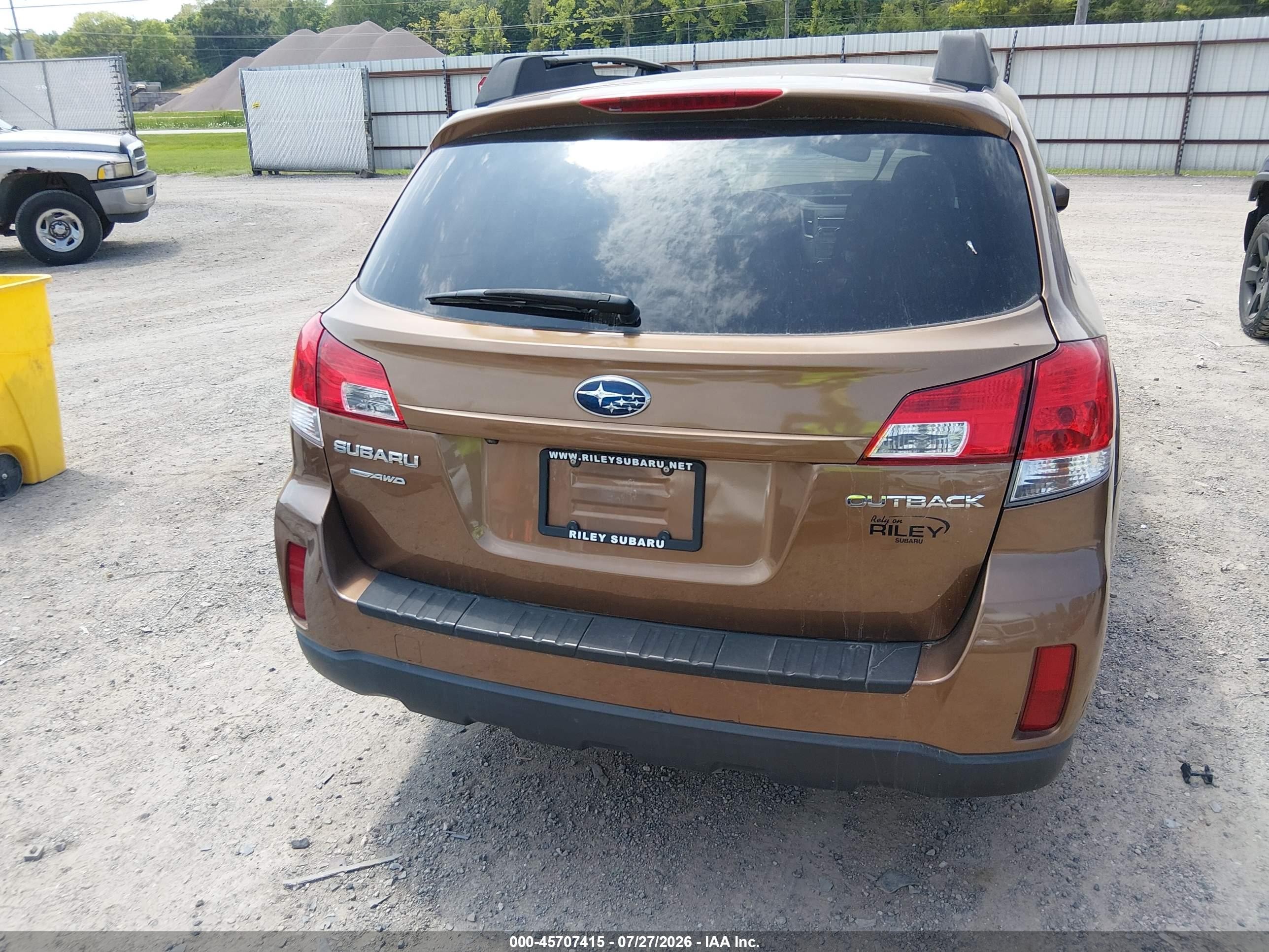 2011 Subaru Outback 2.5i Premium Brown vin: 4S4BRCGC3B3432949