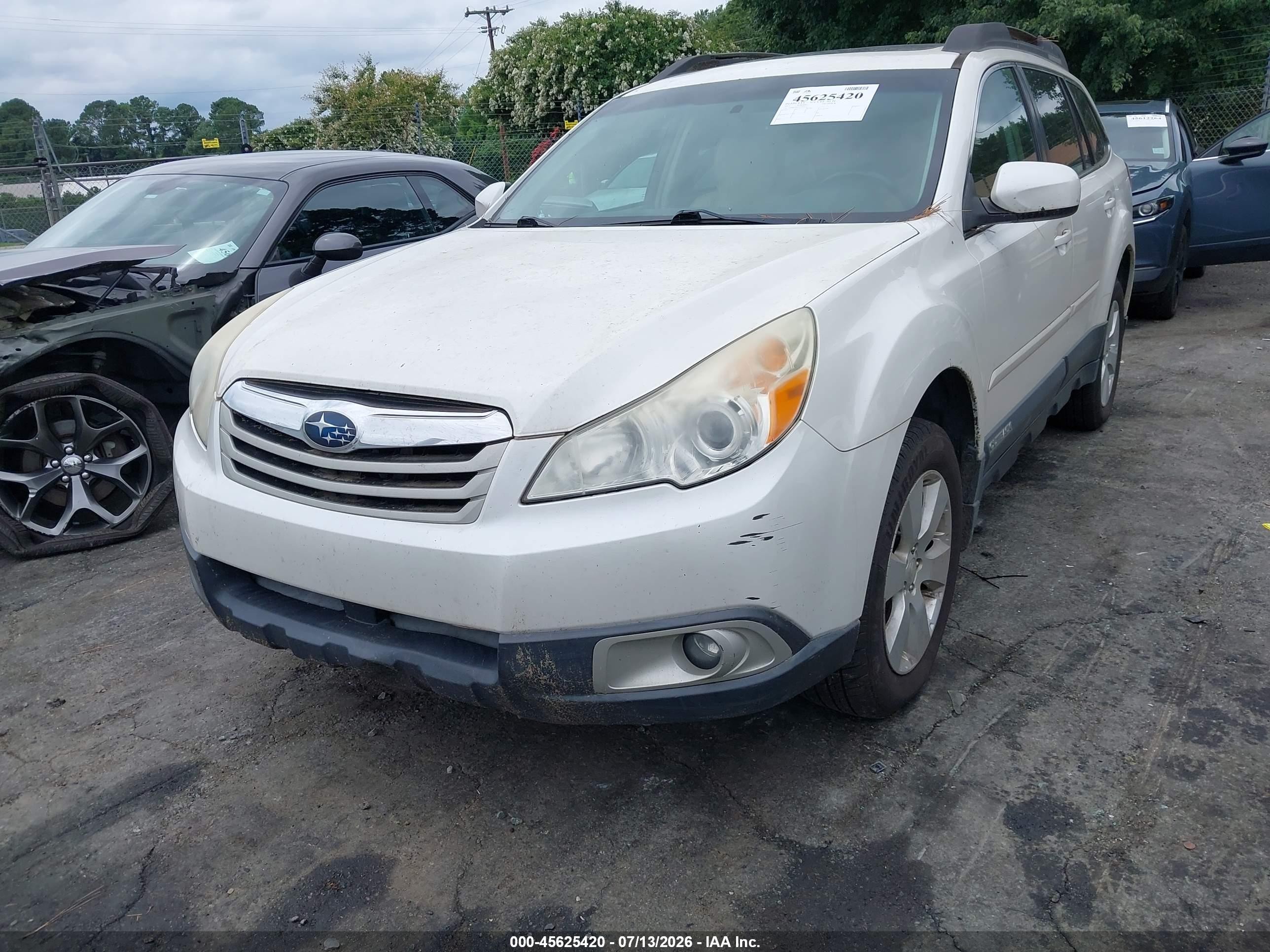 2012 Subaru Outback 2.5i Premium Белый vin: 4S4BRCGC3C3299515