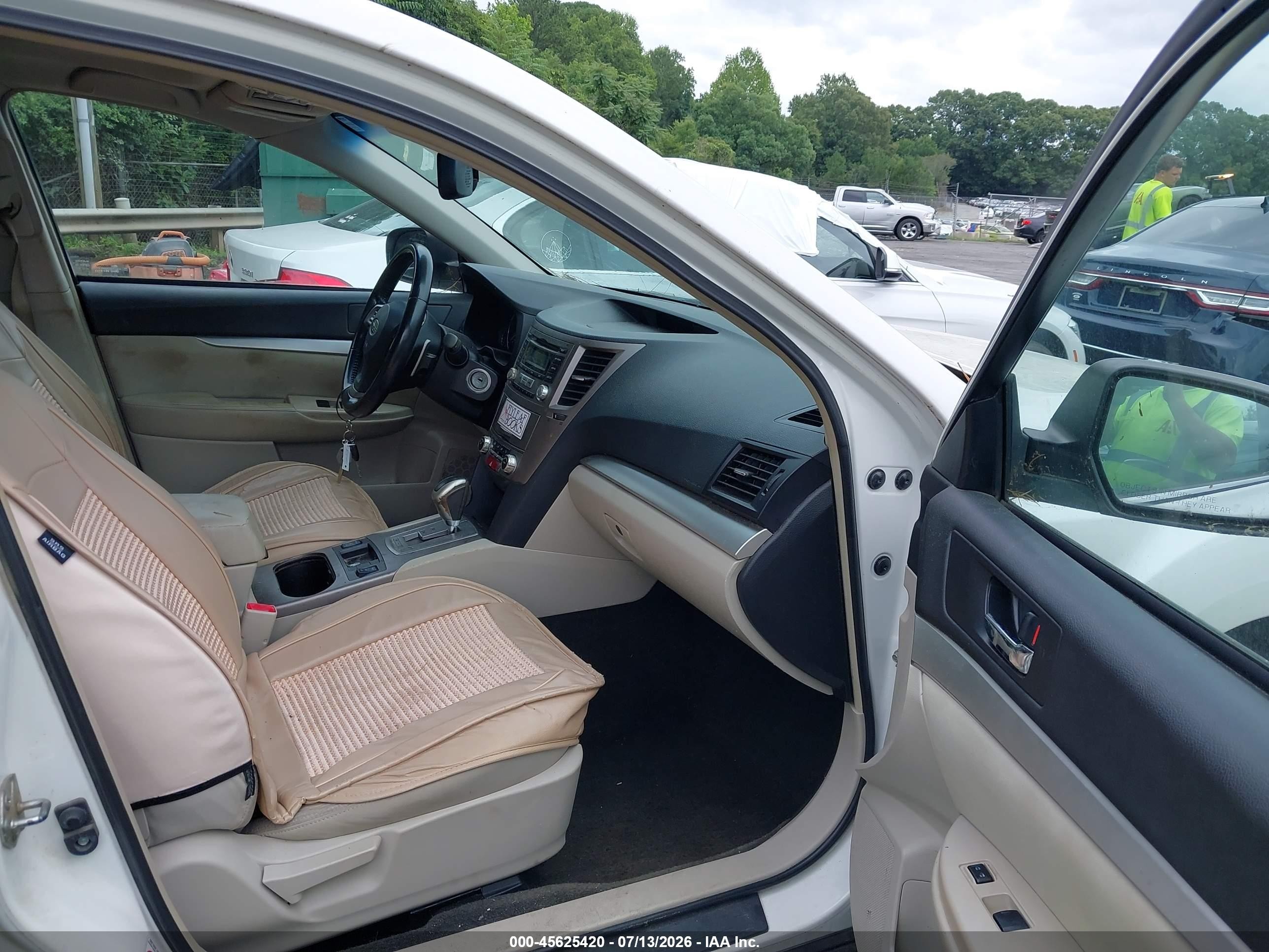 2012 Subaru Outback 2.5i Premium Белый vin: 4S4BRCGC3C3299515
