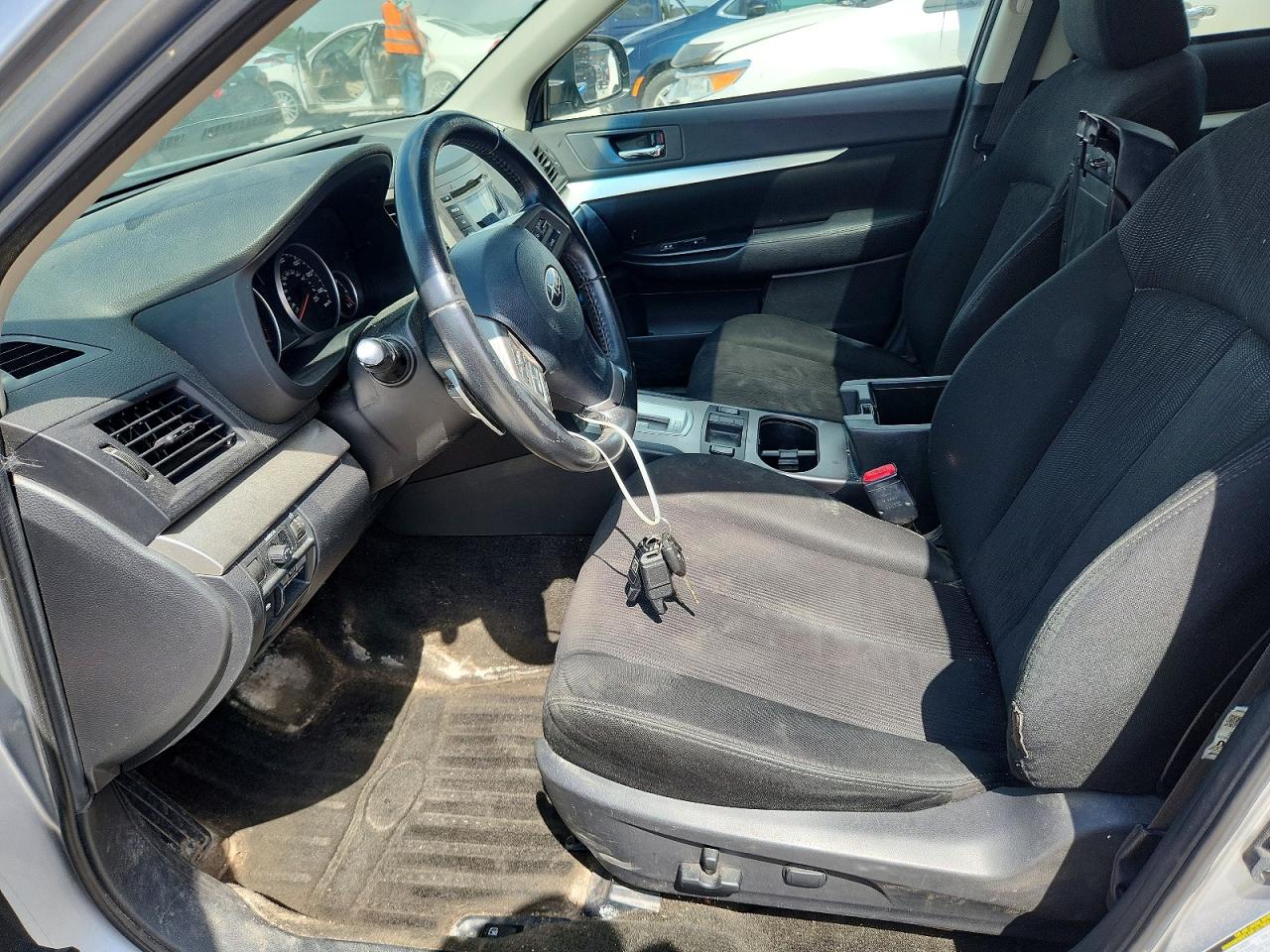 2013 Subaru Outback 2.5i Premium Silver vin: 4S4BRCGC3D3208762
