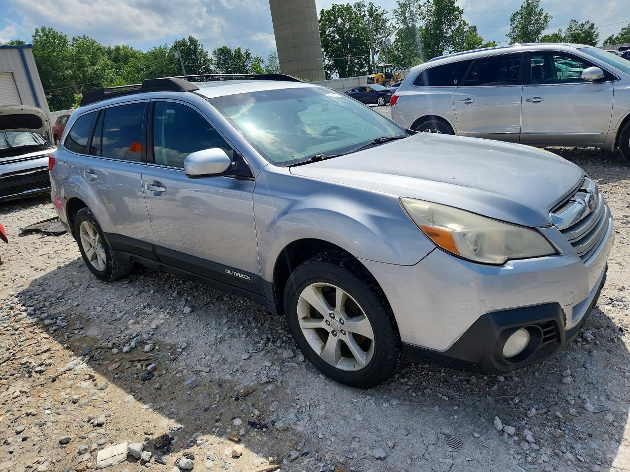 2013 Subaru Outback 2.5i Premium Silver vin: 4S4BRCGC3D3208762