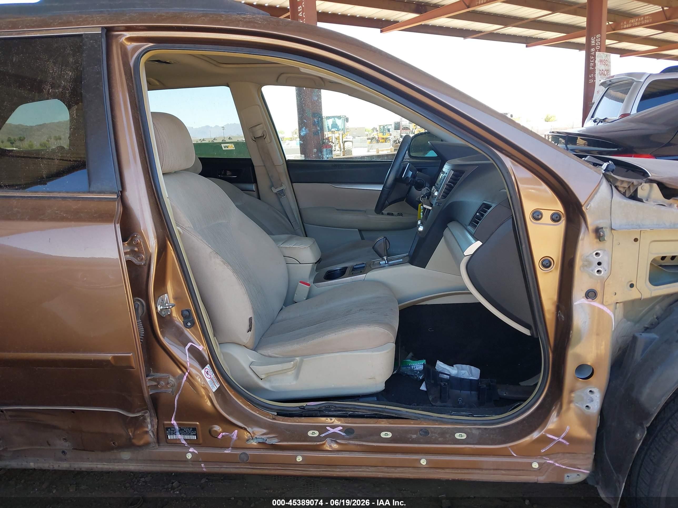 2013 Subaru Outback 2.5i Premium Золотой vin: 4S4BRCGC4D3224596