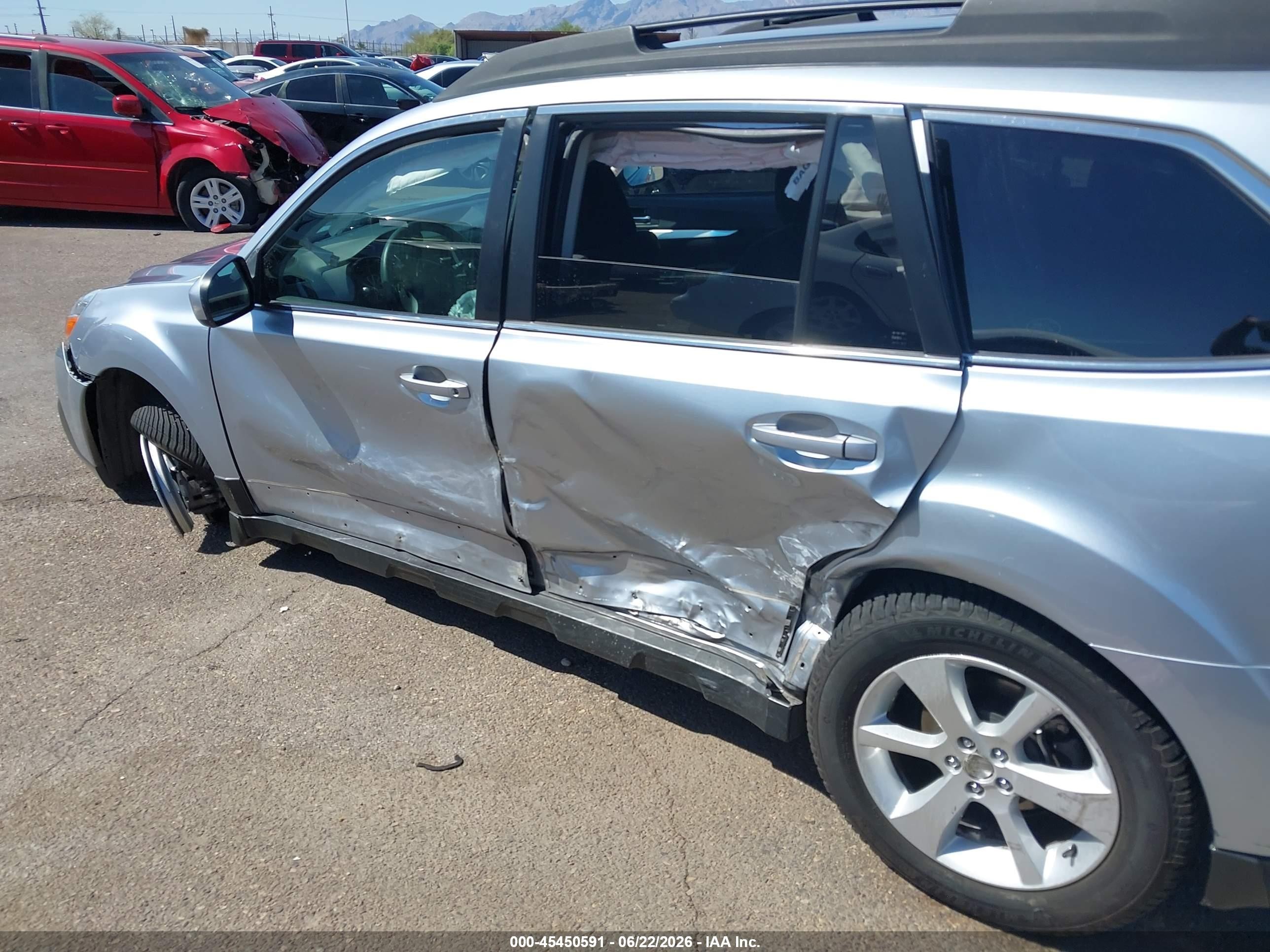 2013 Subaru Outback 2.5i Premium Silver vin: 4S4BRCGC5D3310600