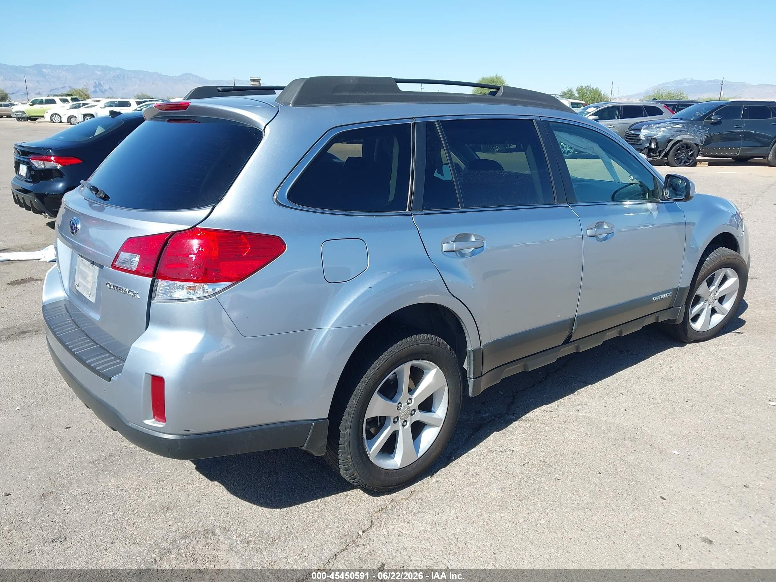 2013 Subaru Outback 2.5i Premium Silver vin: 4S4BRCGC5D3310600