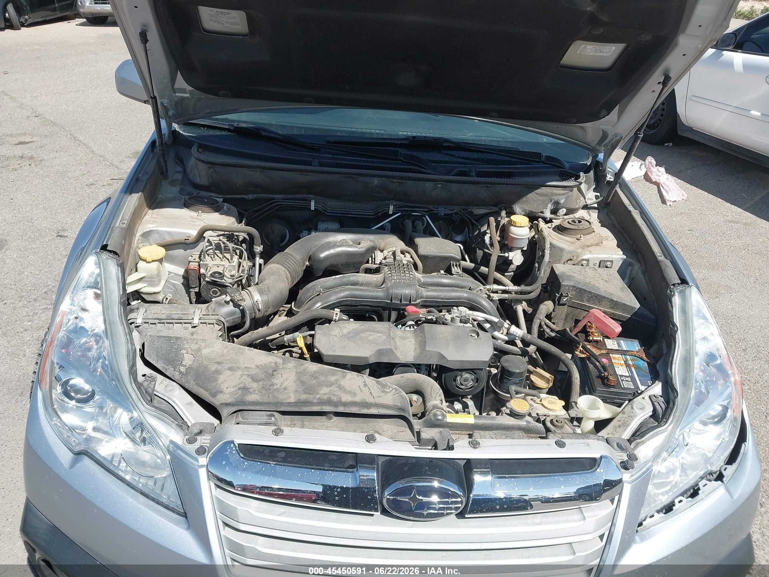 2013 Subaru Outback 2.5i Premium Silver vin: 4S4BRCGC5D3310600
